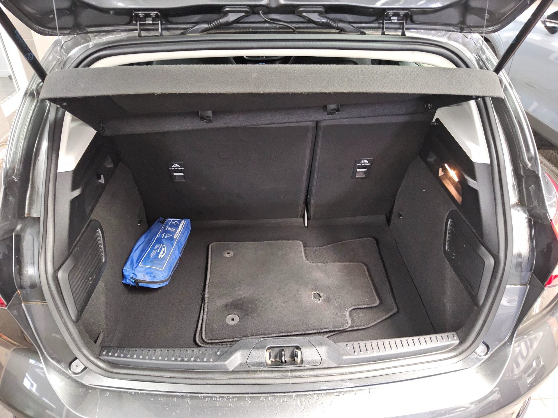 Ford Focus 1.5 EB Active Navi LED HuD B&O Sound RFK 11