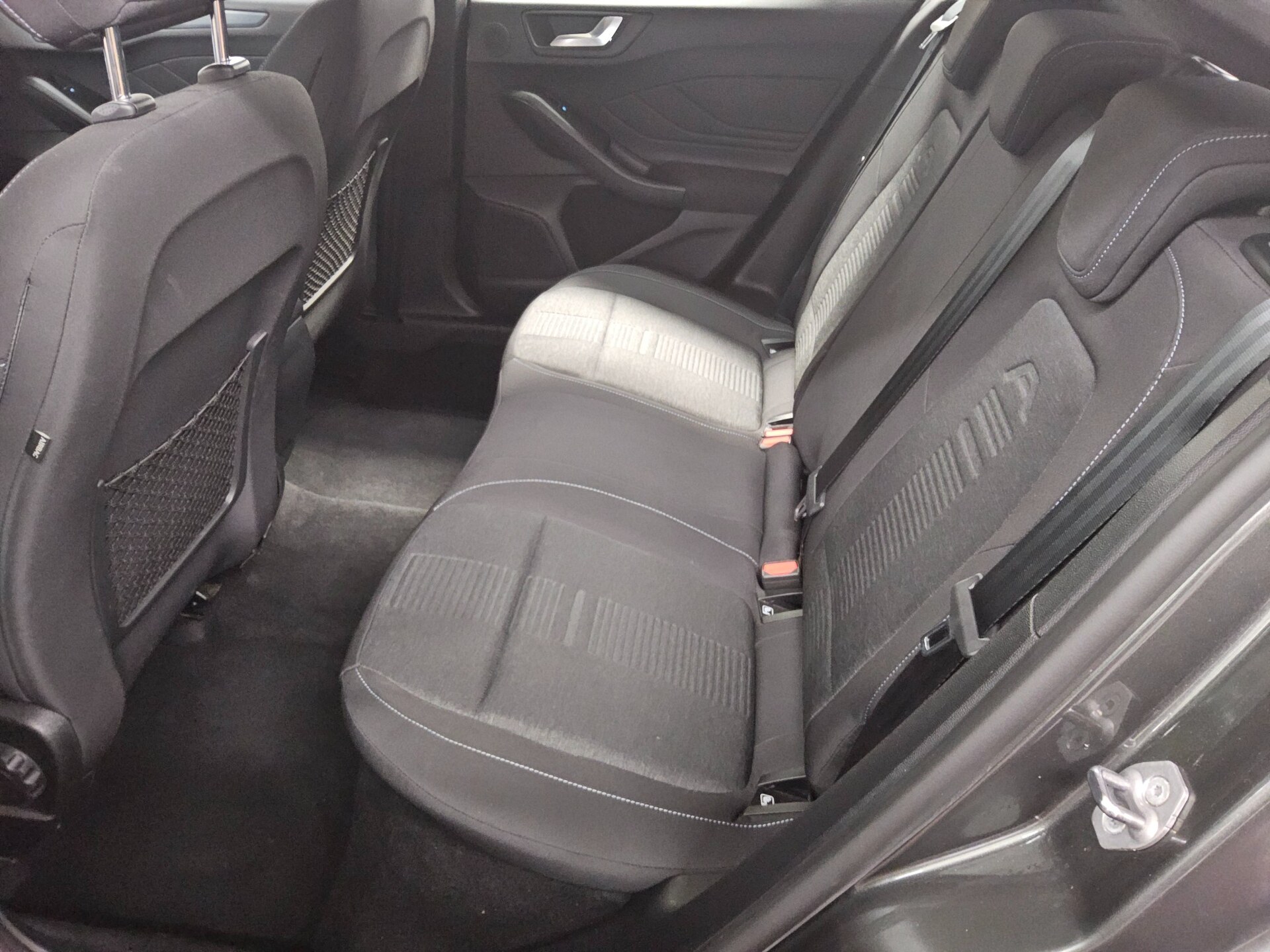 Ford Focus 1.5 EB Active Navi LED HuD B&O Sound RFK 13