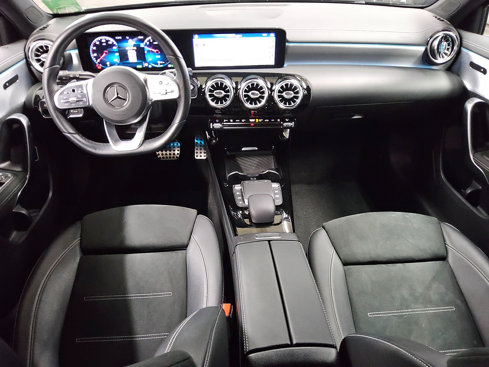 Mercedes-Benz A 250 e AMG-Line Night Navi MB-LED RFK Shz 5
