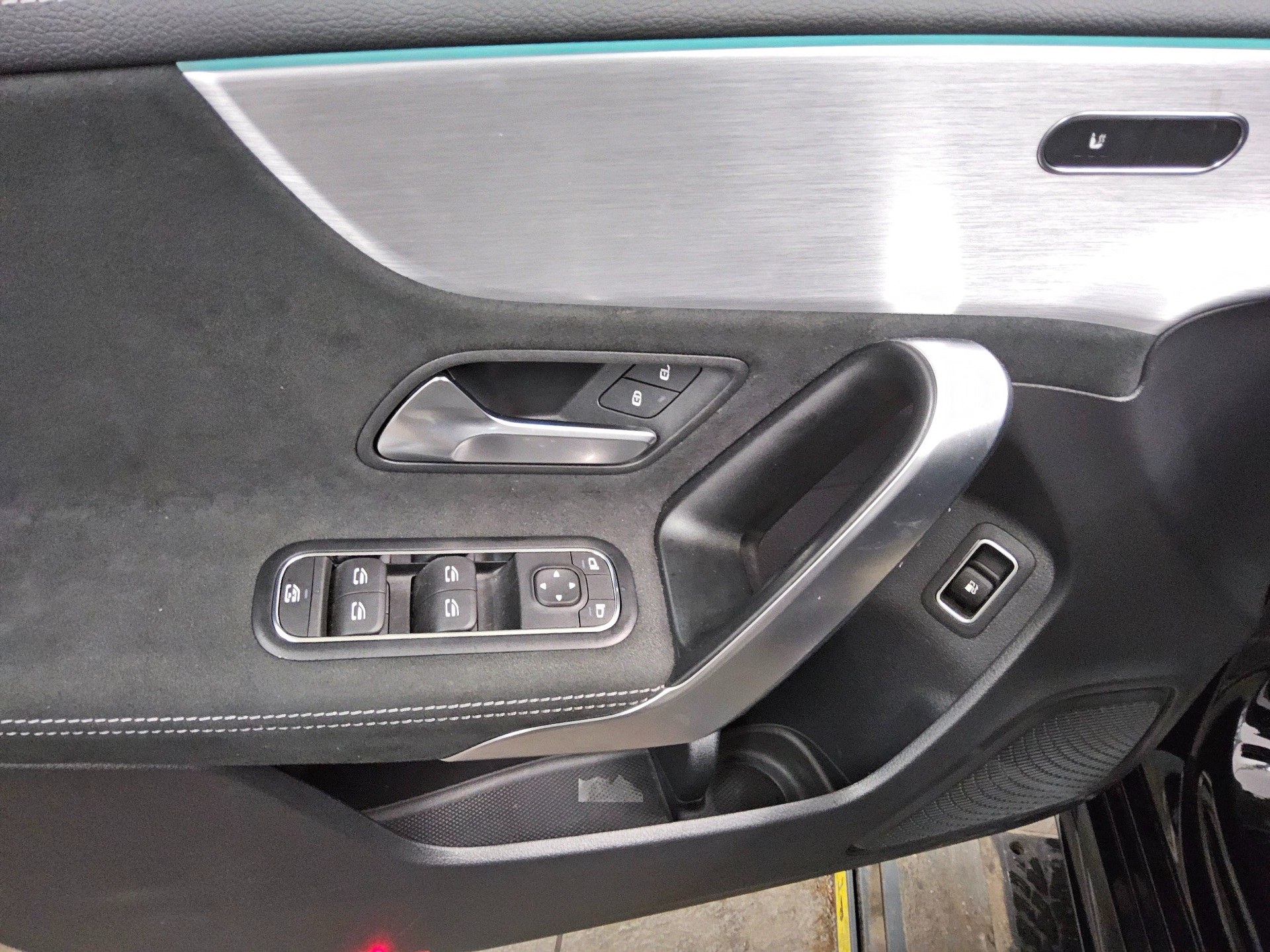 Mercedes-Benz A 250 e AMG-Line Night Navi MB-LED RFK Shz 10