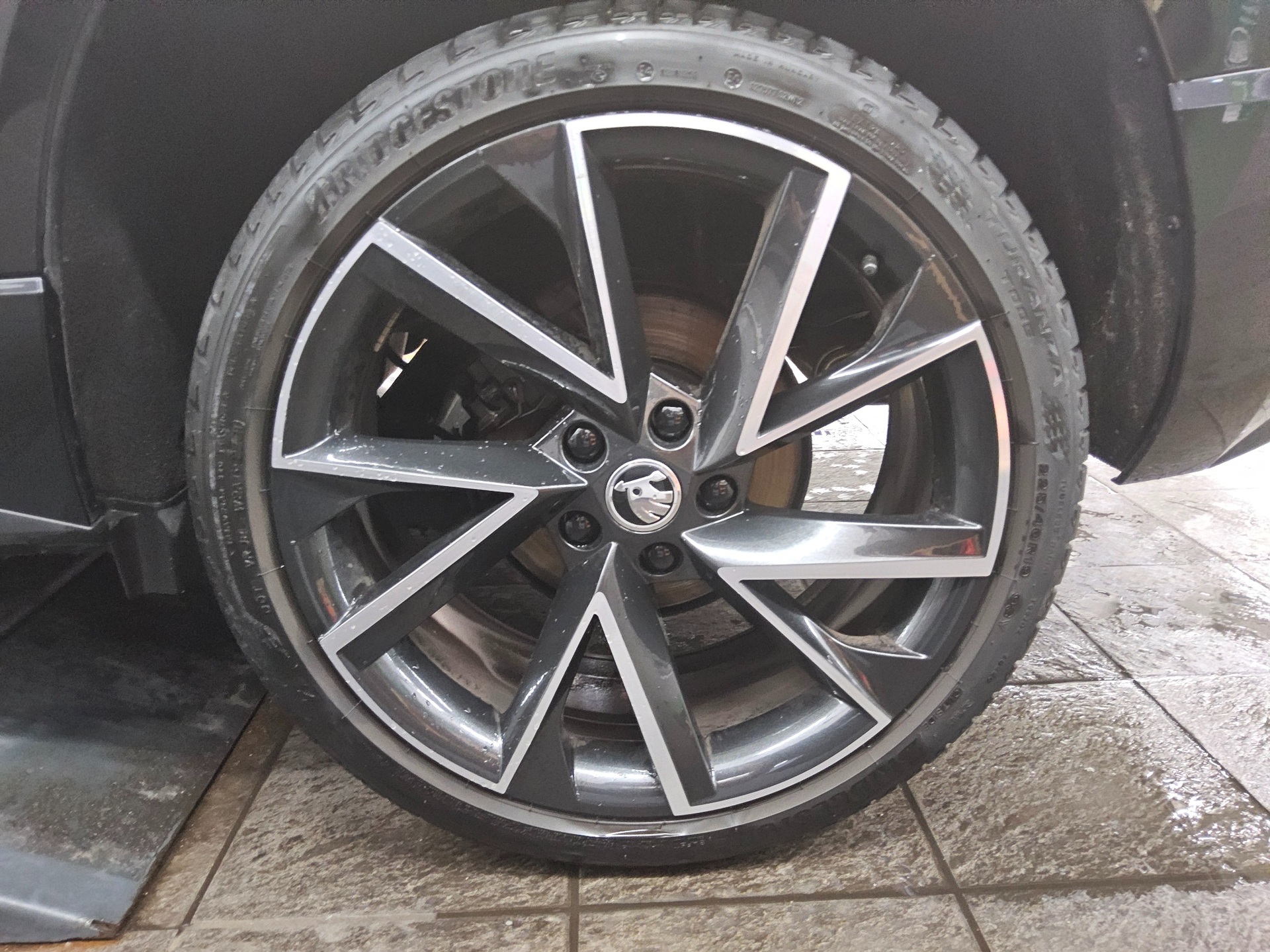 Skoda Karoq 1.5 TSI SportLine Navi LED vc ACC PDC Shz 11