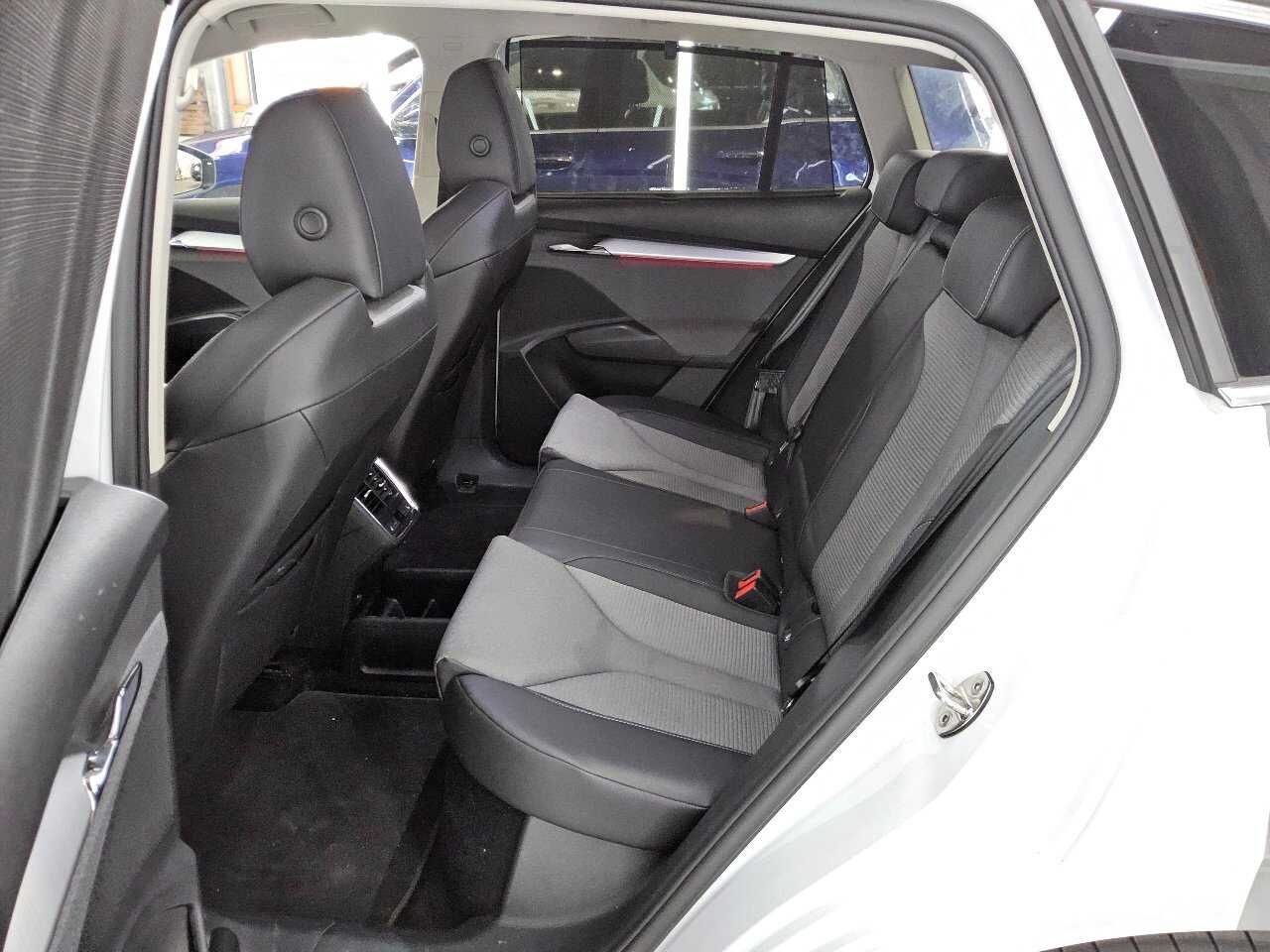 Skoda Enyaq iV 80 Loft NAVI LED PDC AHK KAMERA 10