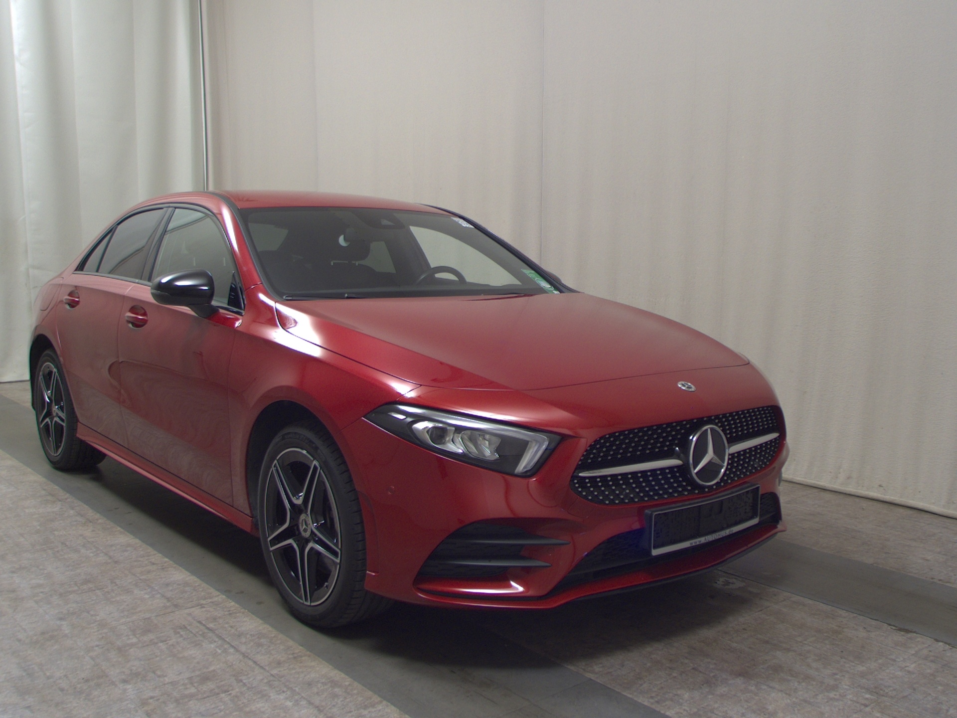 Mercedes-Benz A 250 e AMG-Line Night Navi LED Ambiente 3