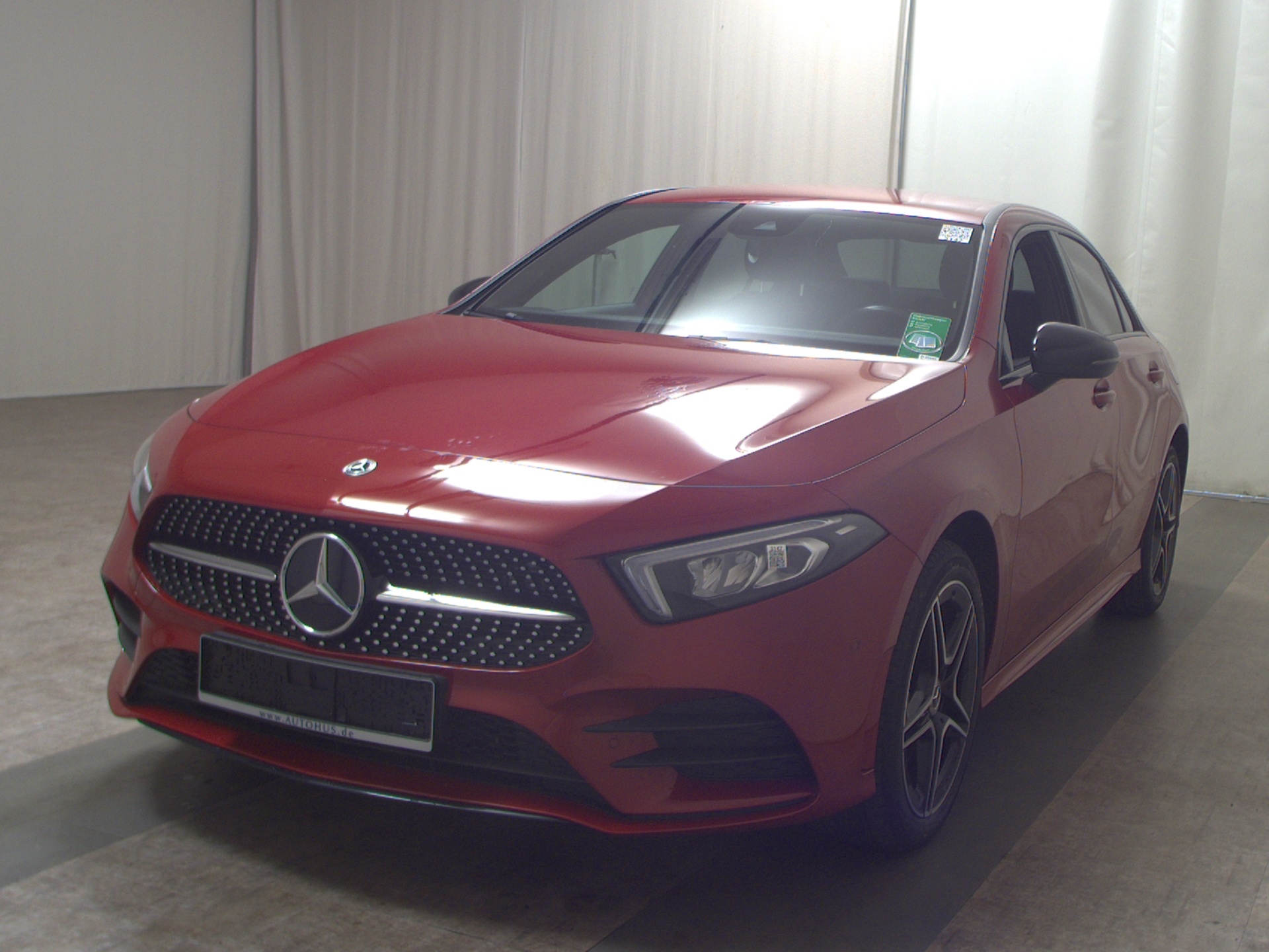 Mercedes-Benz A 250 e AMG-Line Night Navi LED Ambiente 2