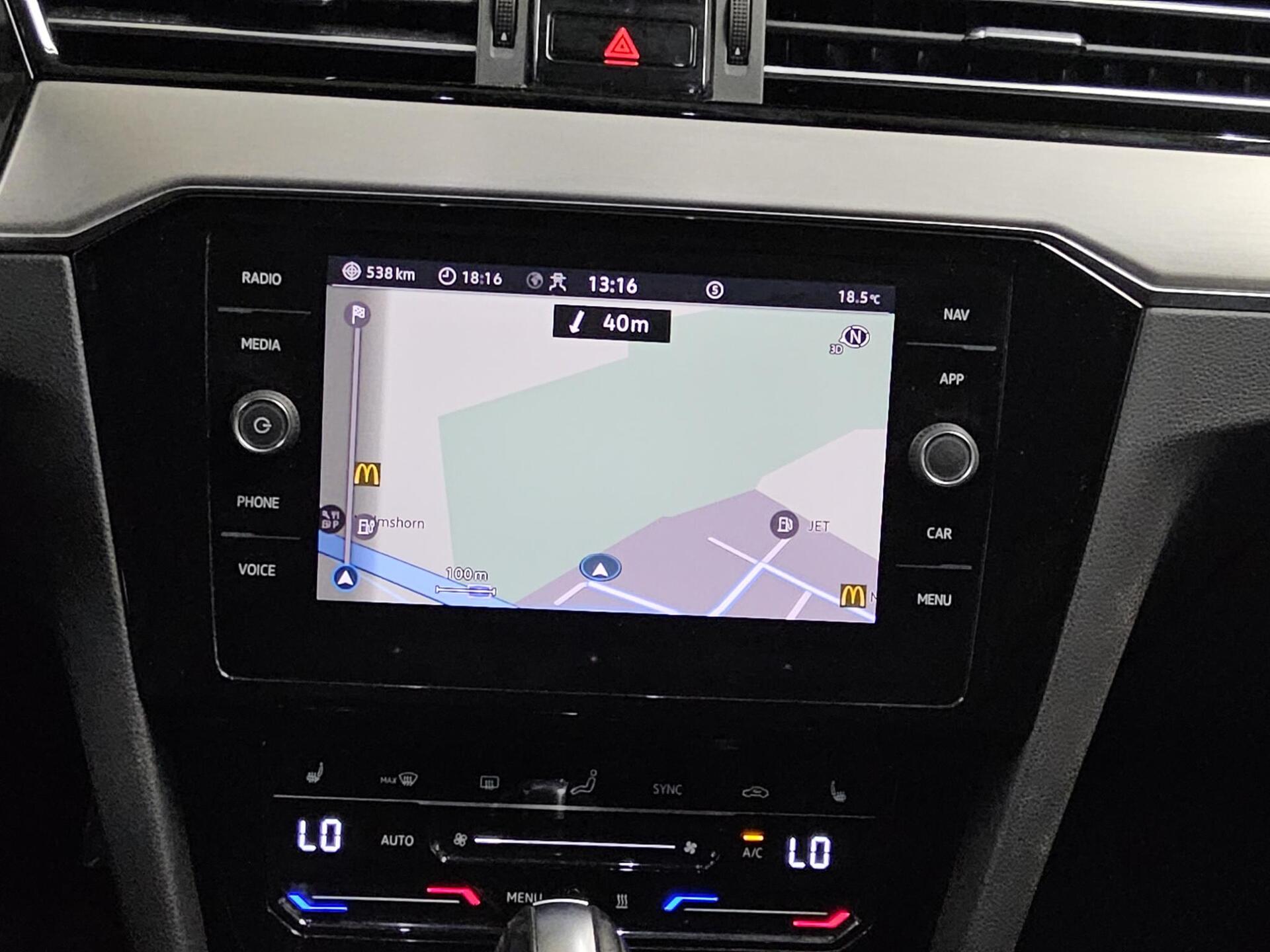 Volkswagen Passat Var. 2.0 TDI R-Line Leder Navi Matrix 7