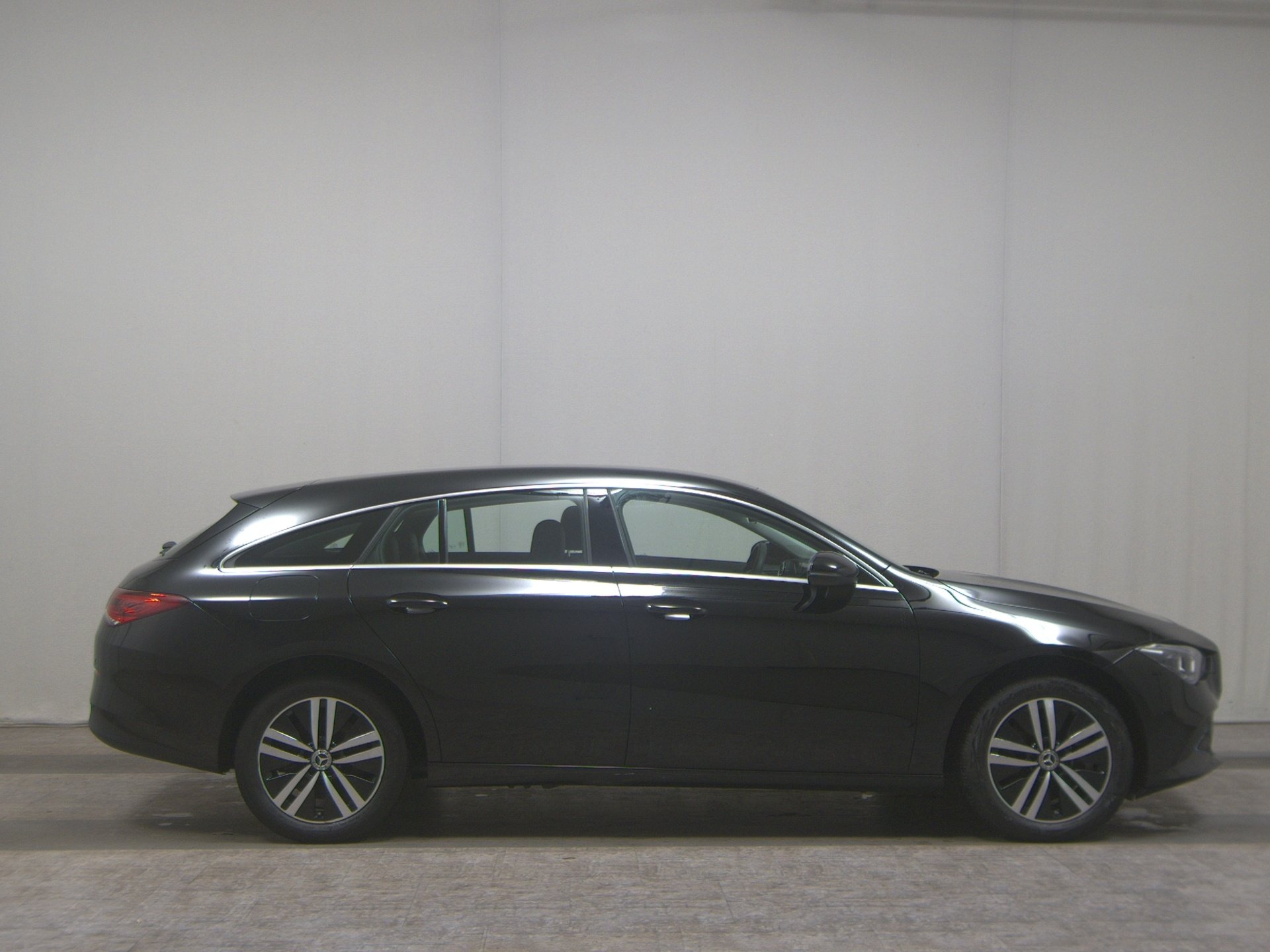 Mercedes-Benz CLA 250 Shooting Brake e Navi LED PDC