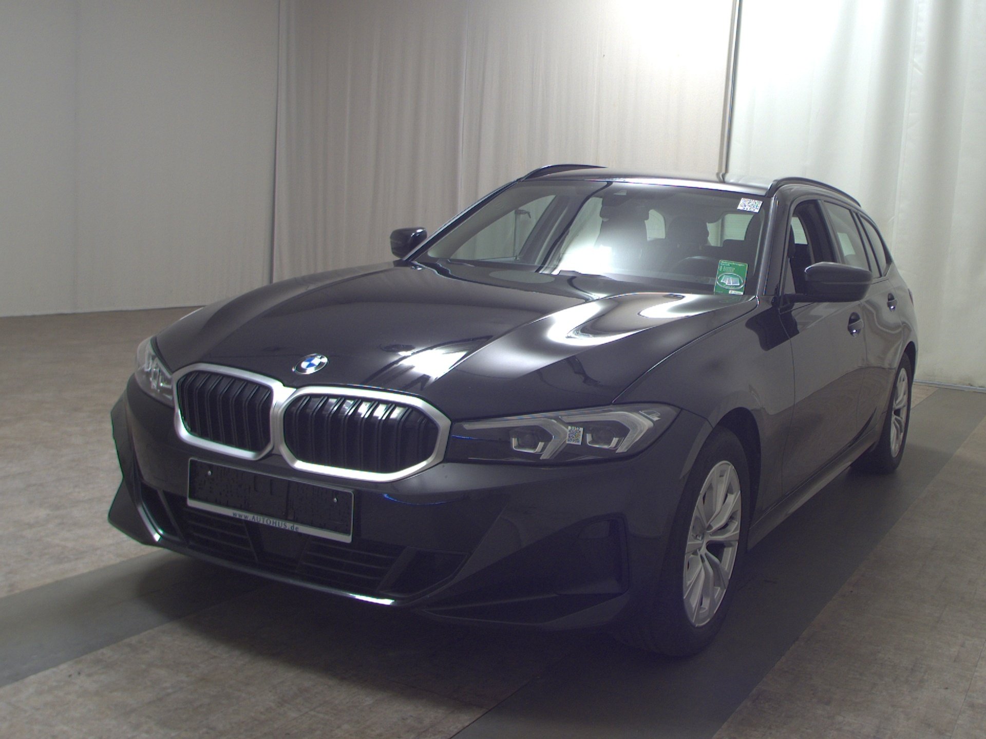 BMW 320dA Touring xDr T-Leder Navi LED Curved HuD 2