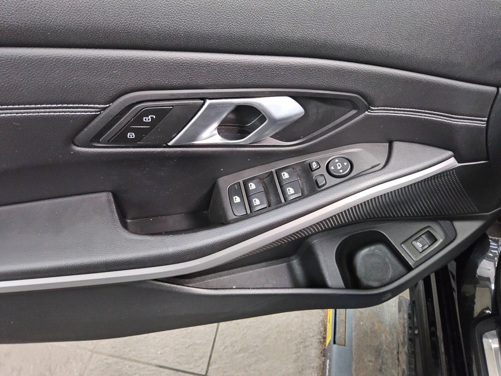 BMW 320dA Touring xDr T-Leder Navi LED Curved HuD 10