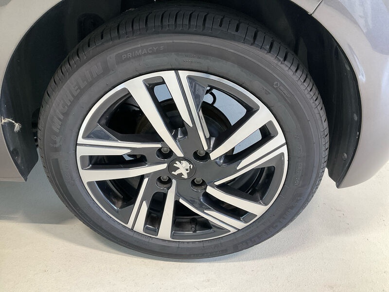 Peugeot 208 1.2 PureTech SHZ PDC LED BT SPURHALTE 12