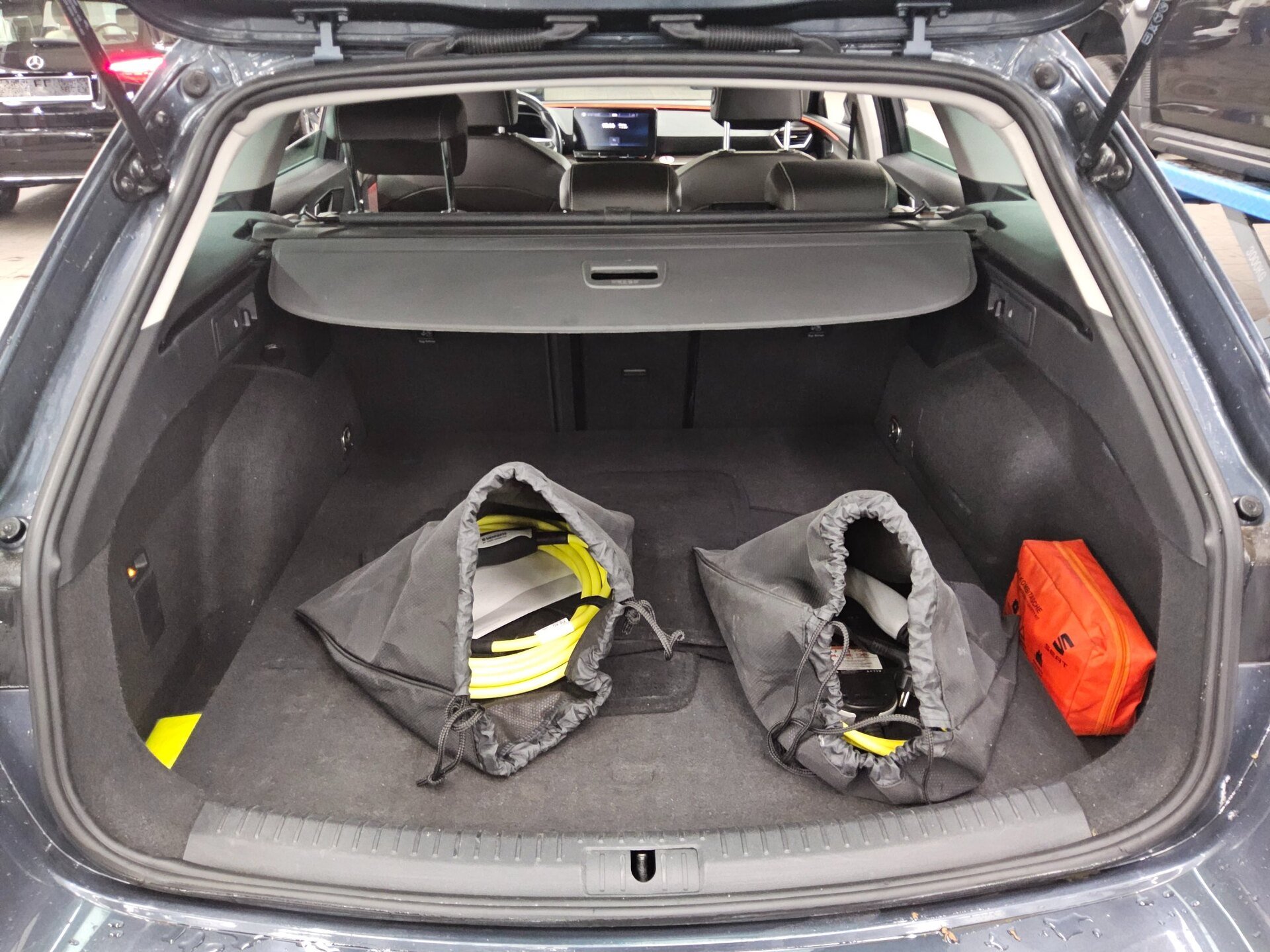 Seat Leon Sportstourer 1.4 e-HYBRID Xcellence Nav AHK 12