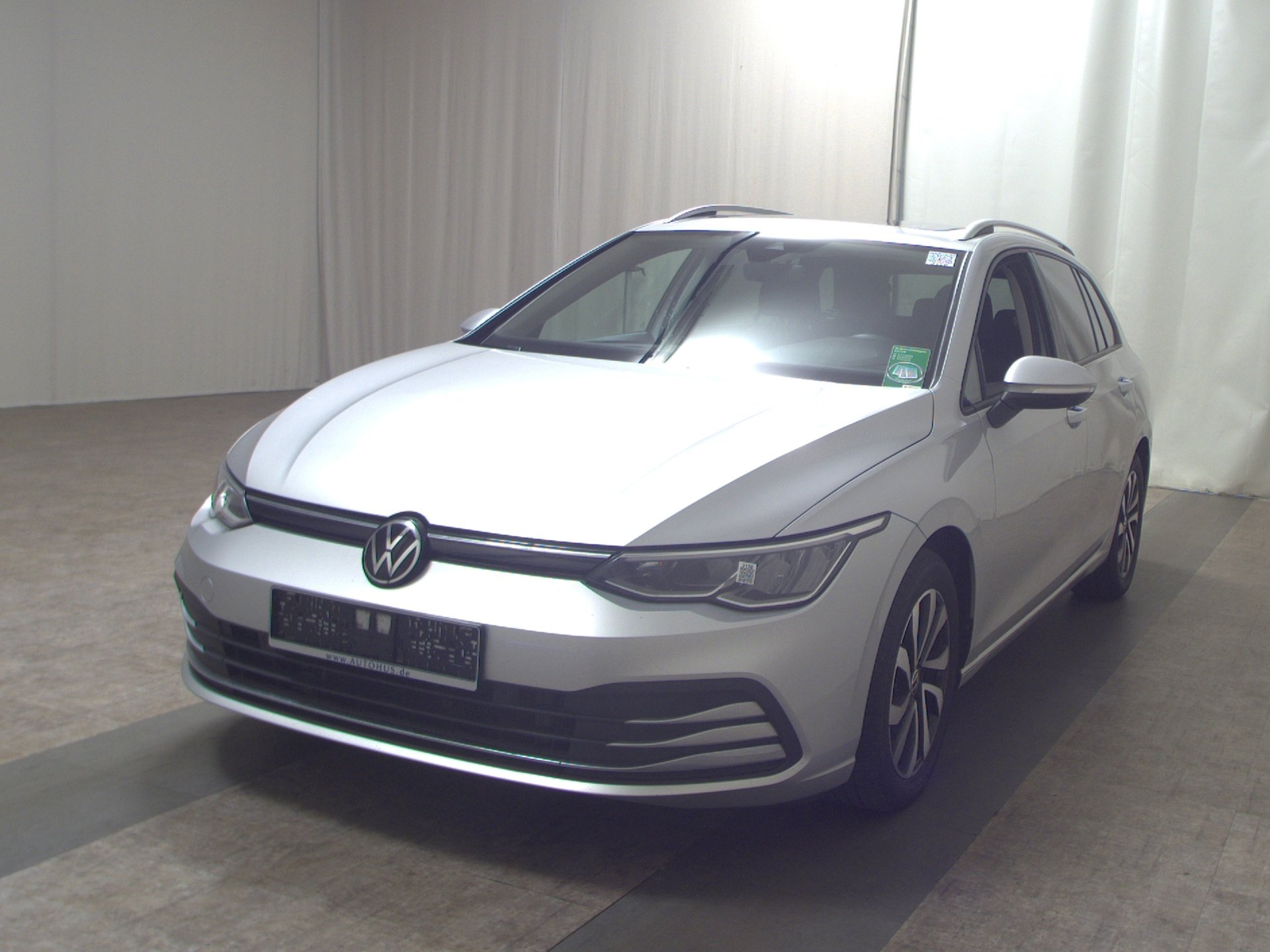 Volkswagen Golf-8 Var. 2.0 TDI Active Navi LED DC Pano ACC 2
