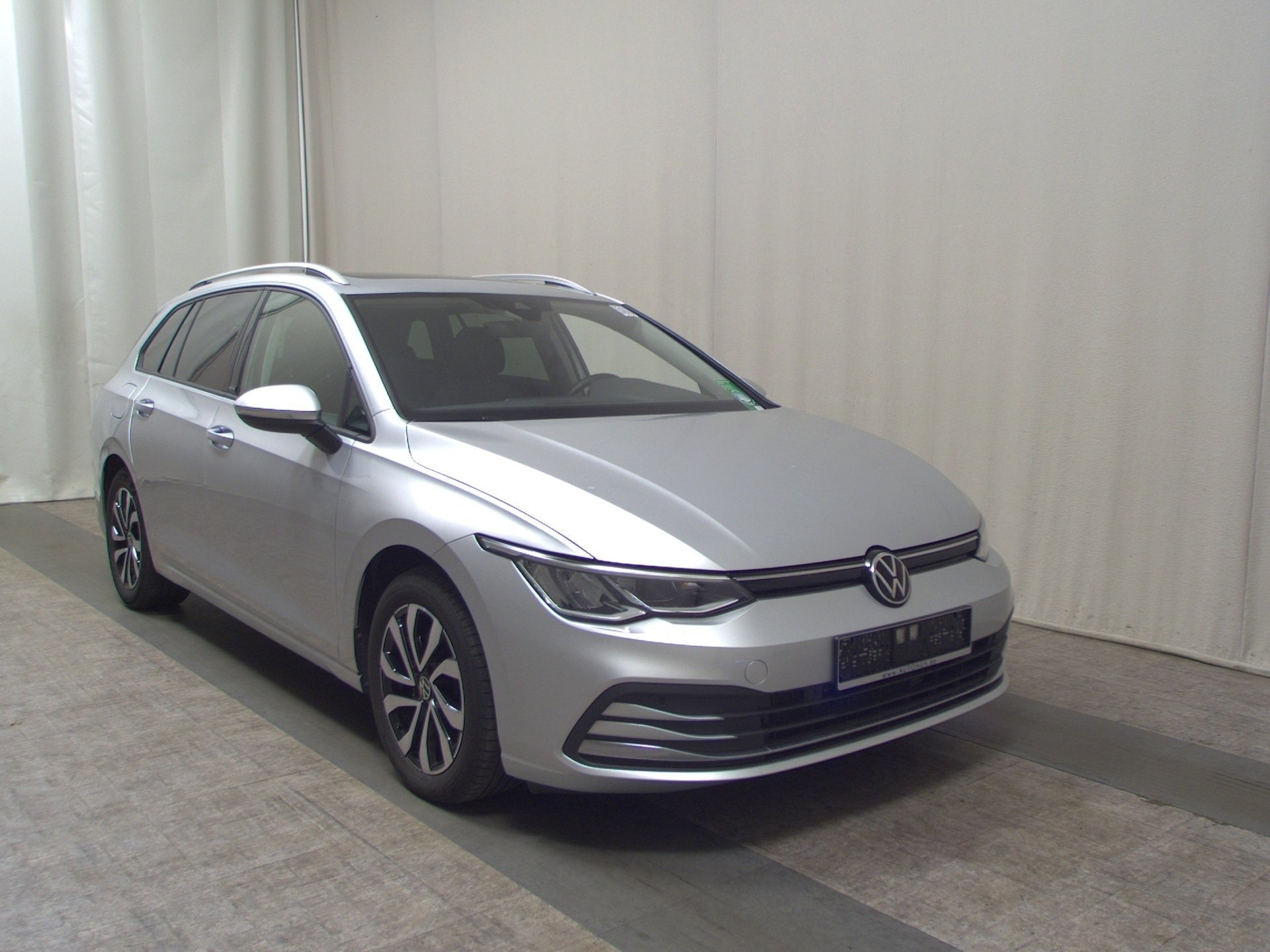 Volkswagen Golf-8 Var. 2.0 TDI Active Navi LED DC Pano ACC 3