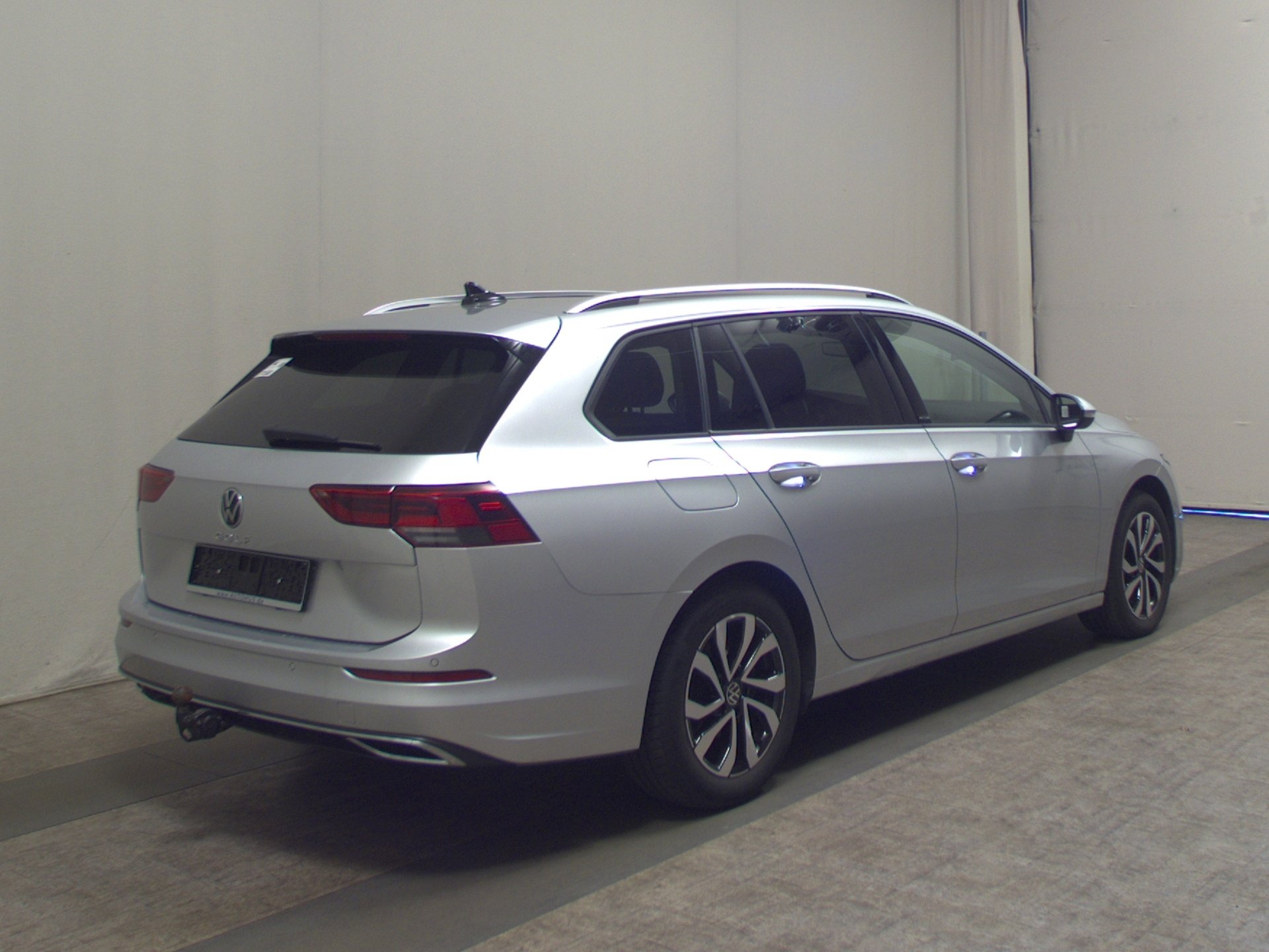 Volkswagen Golf-8 Var. 2.0 TDI Active Navi LED DC Pano ACC 4
