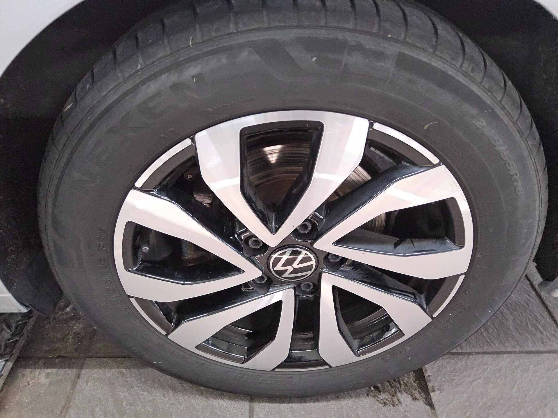 Volkswagen Golf-8 Var. 2.0 TDI Active Navi LED DC Pano ACC 11
