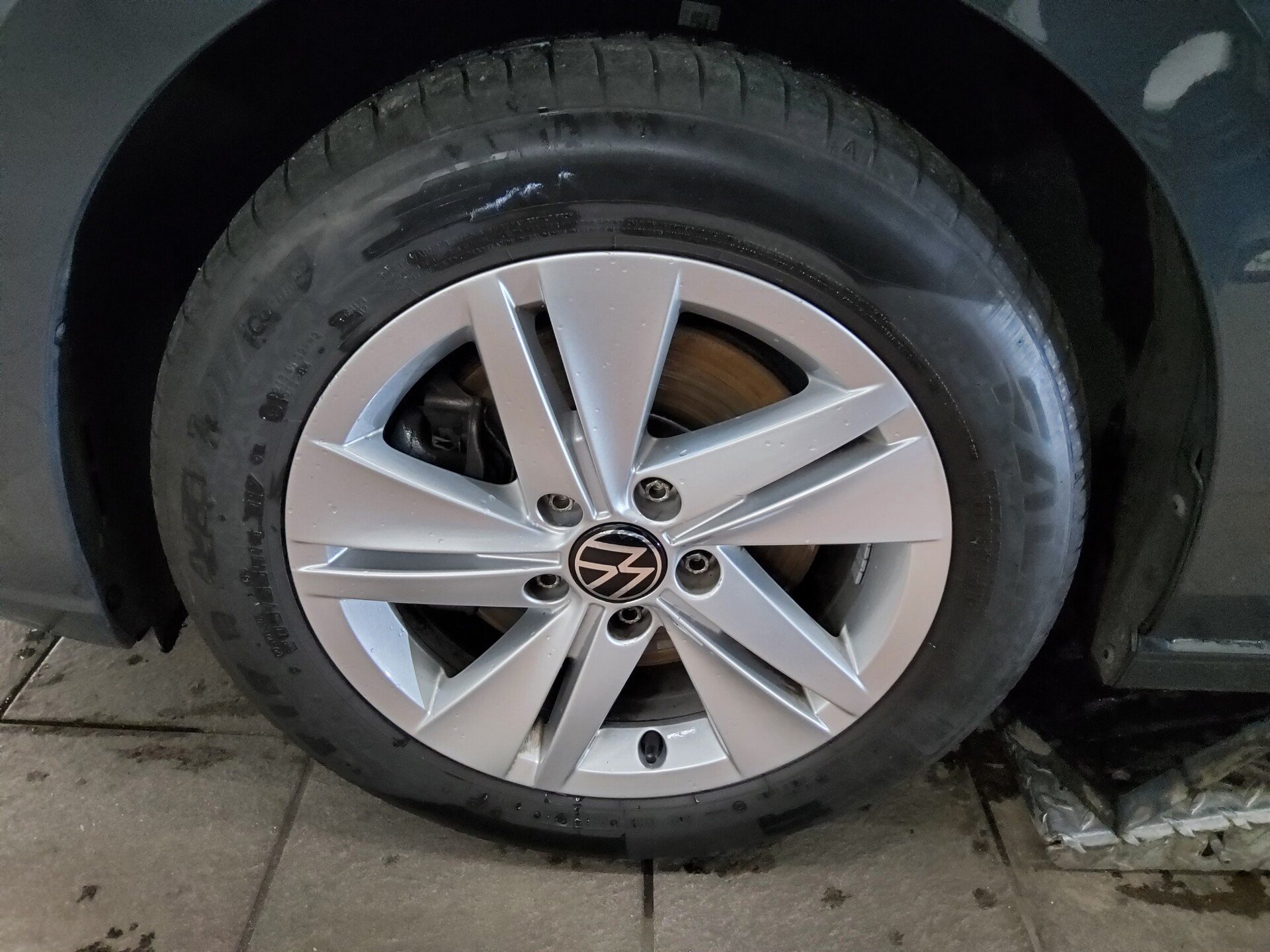 Volkswagen Golf-8 Var. 2.0 TDI Life LED AID ACC PDC 11