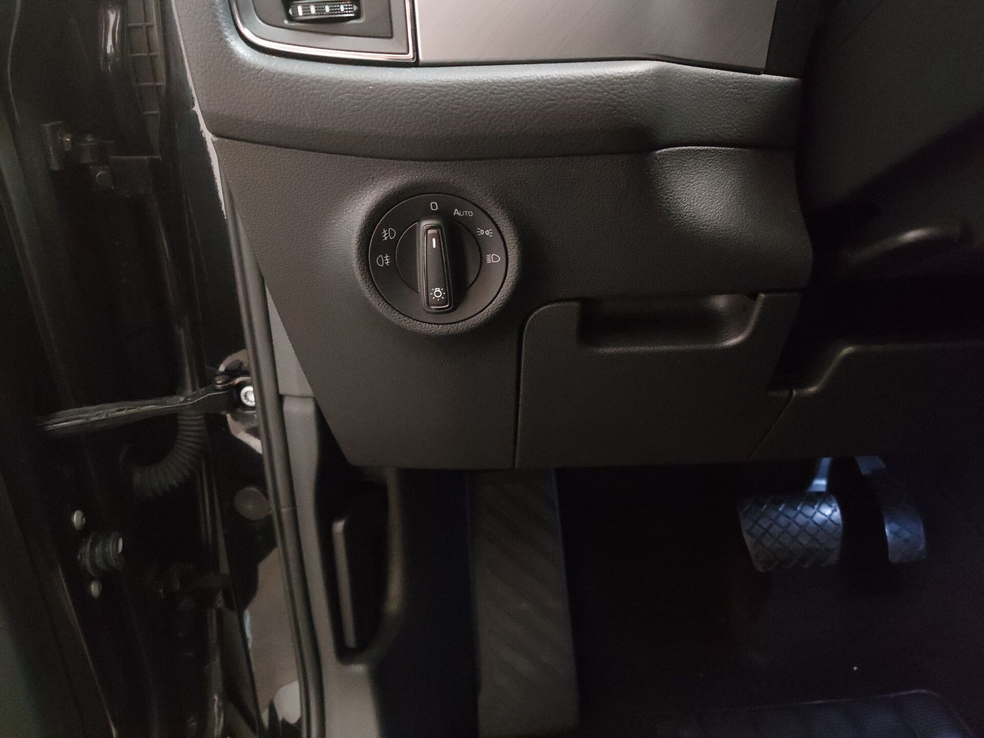 Skoda 2.0 TDI 2.0 TDI Ambition Navi vc AHK LED Kamera 9