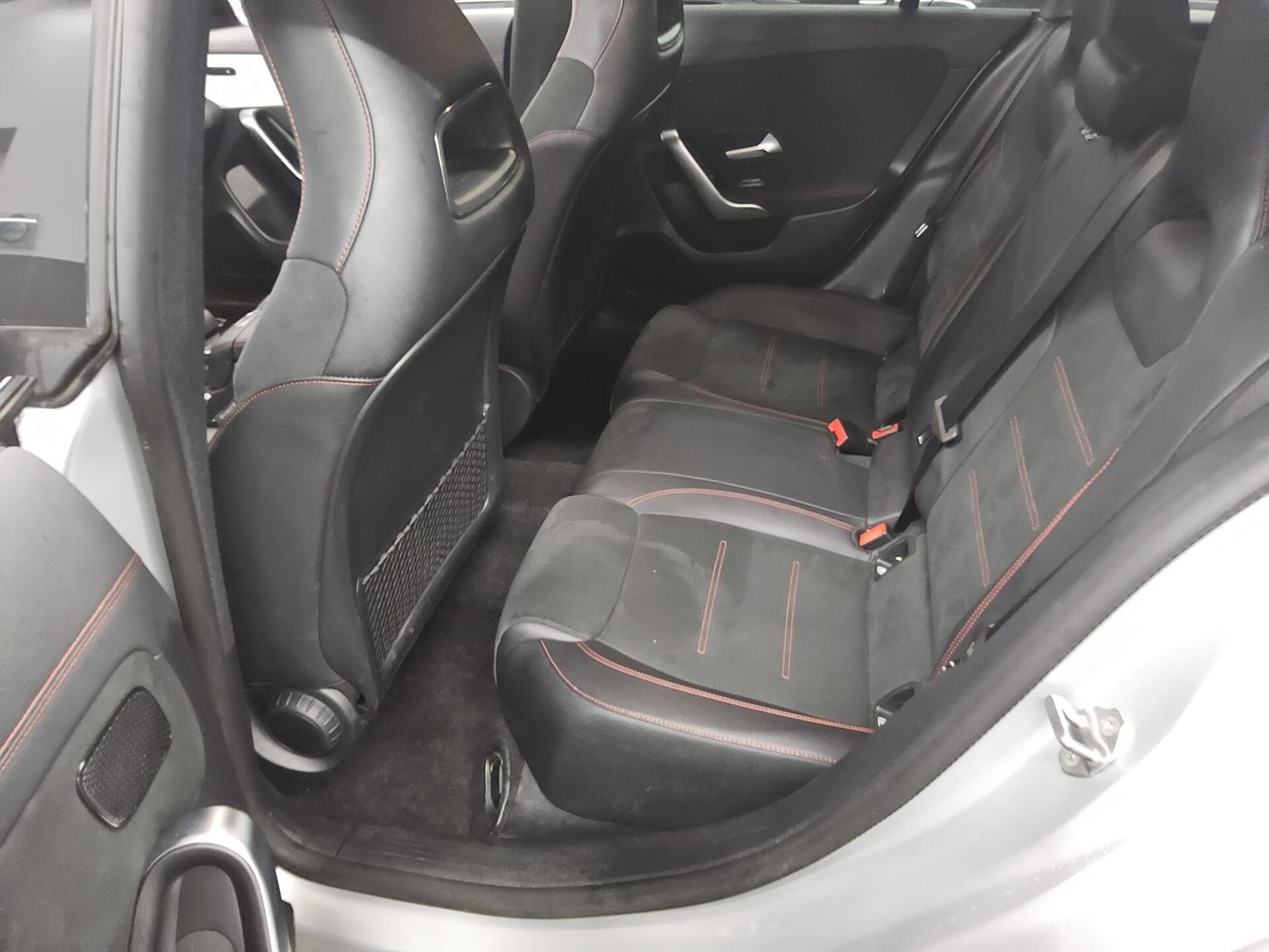 Mercedes-Benz CLA 200 SB d AMG-Line Night Navi Pano MB-LED AHK 13