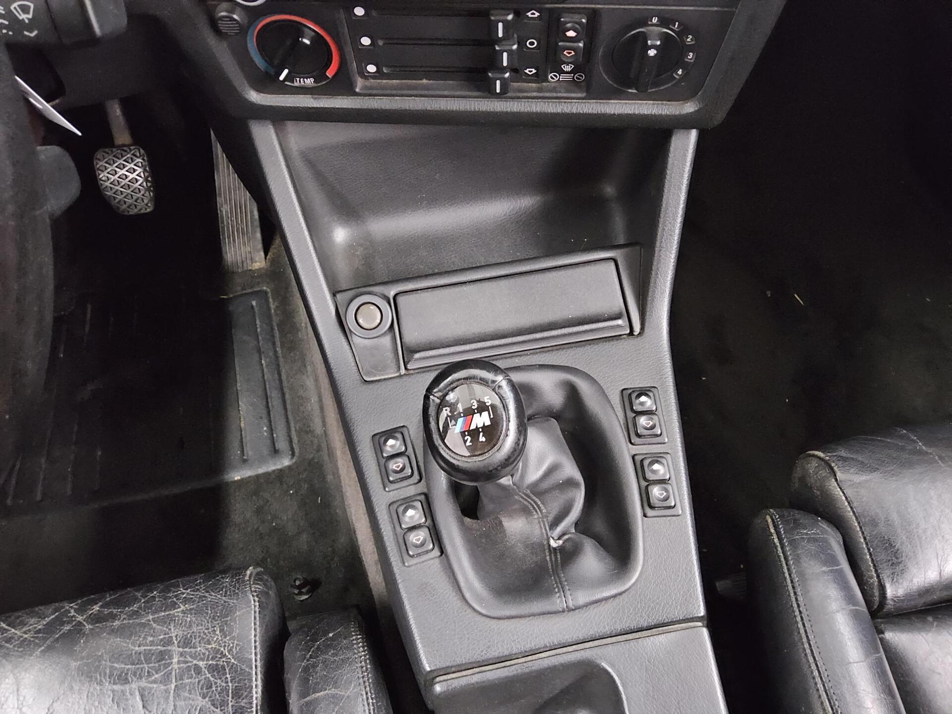 BMW 325i Cabrio Leder Sportsitz Hardtop Radio 7