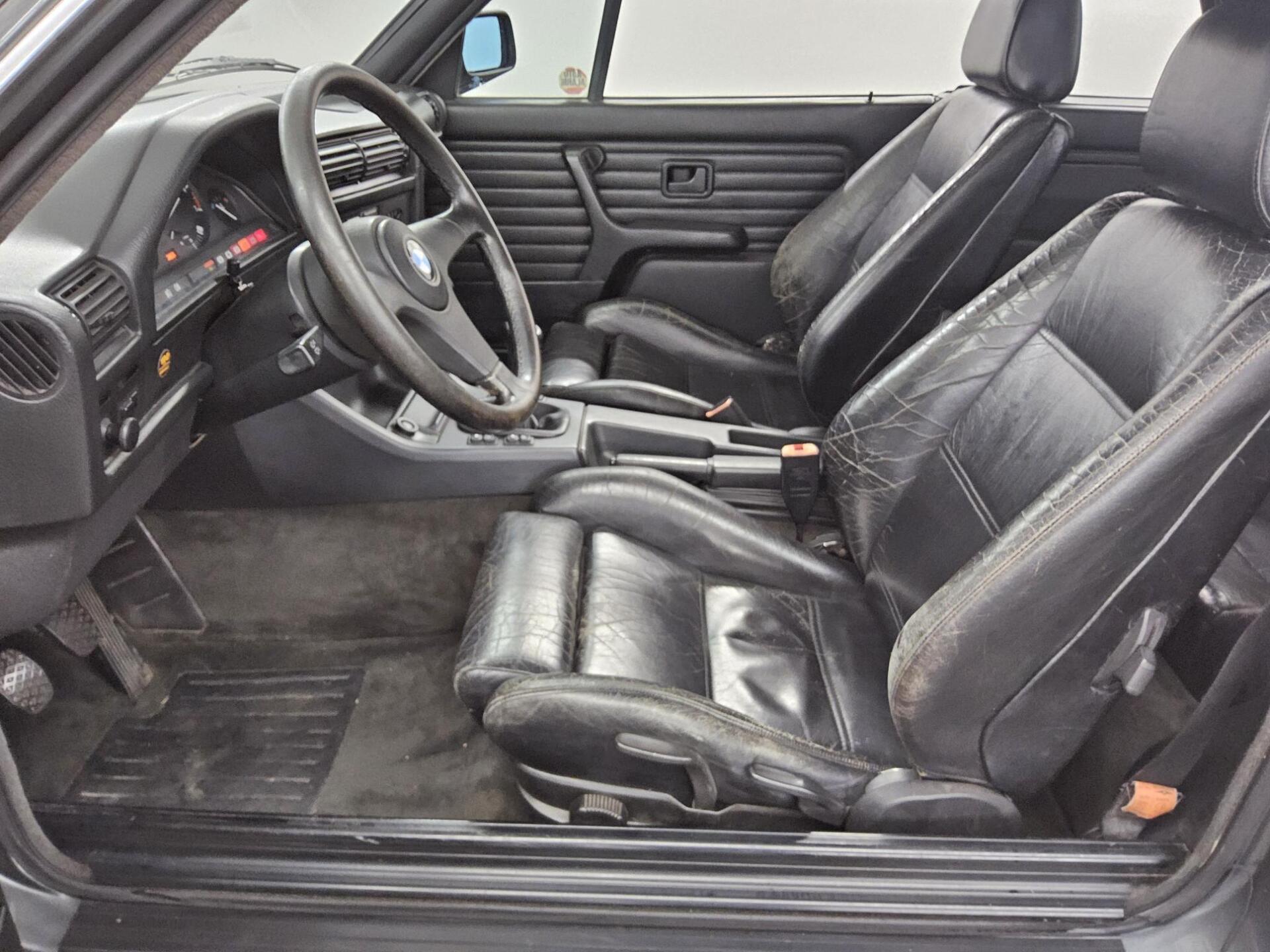 BMW 325i Cabrio Leder Sportsitz Hardtop Radio 9