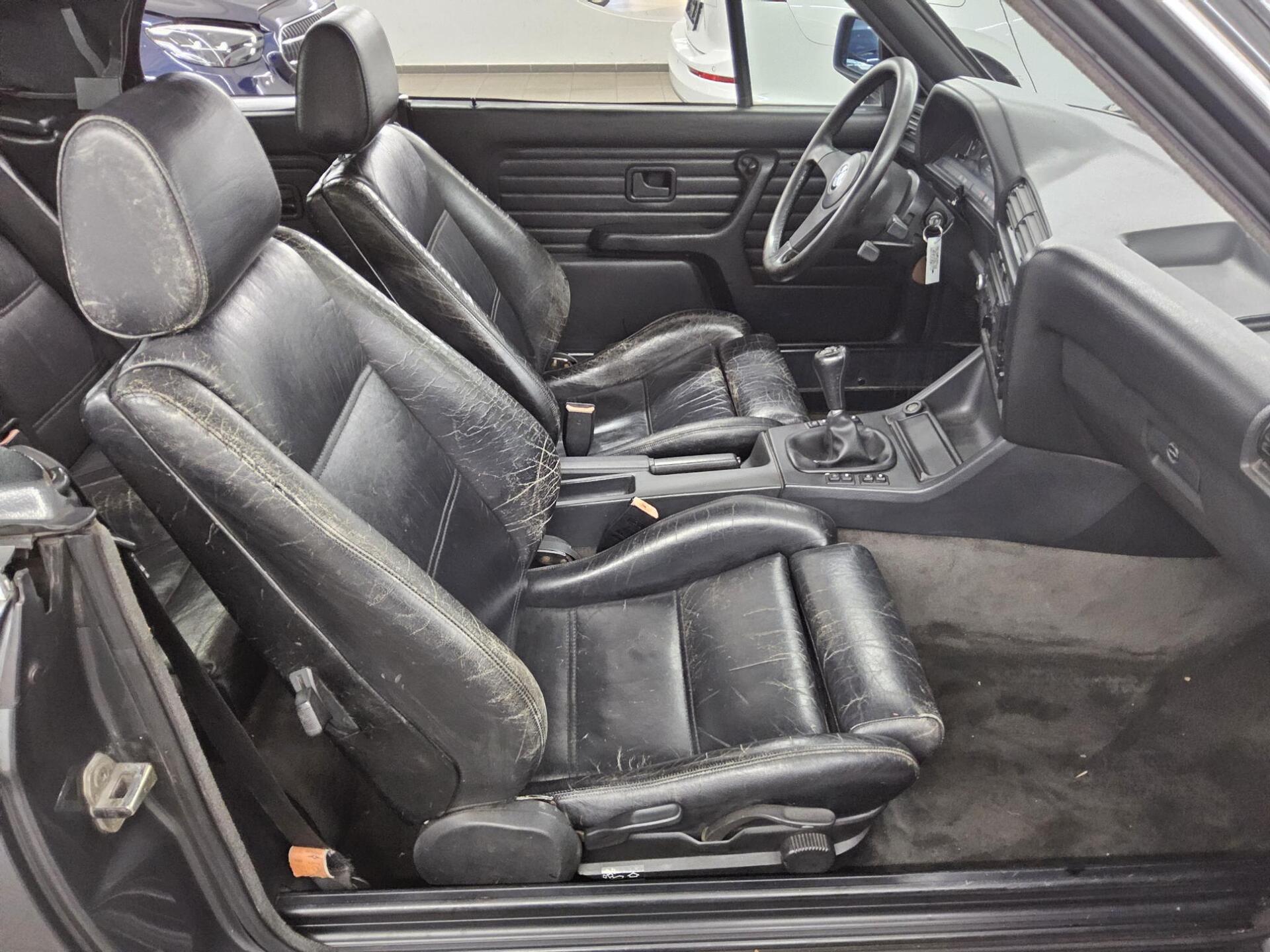 BMW 325i Cabrio Leder Sportsitz Hardtop Radio 12