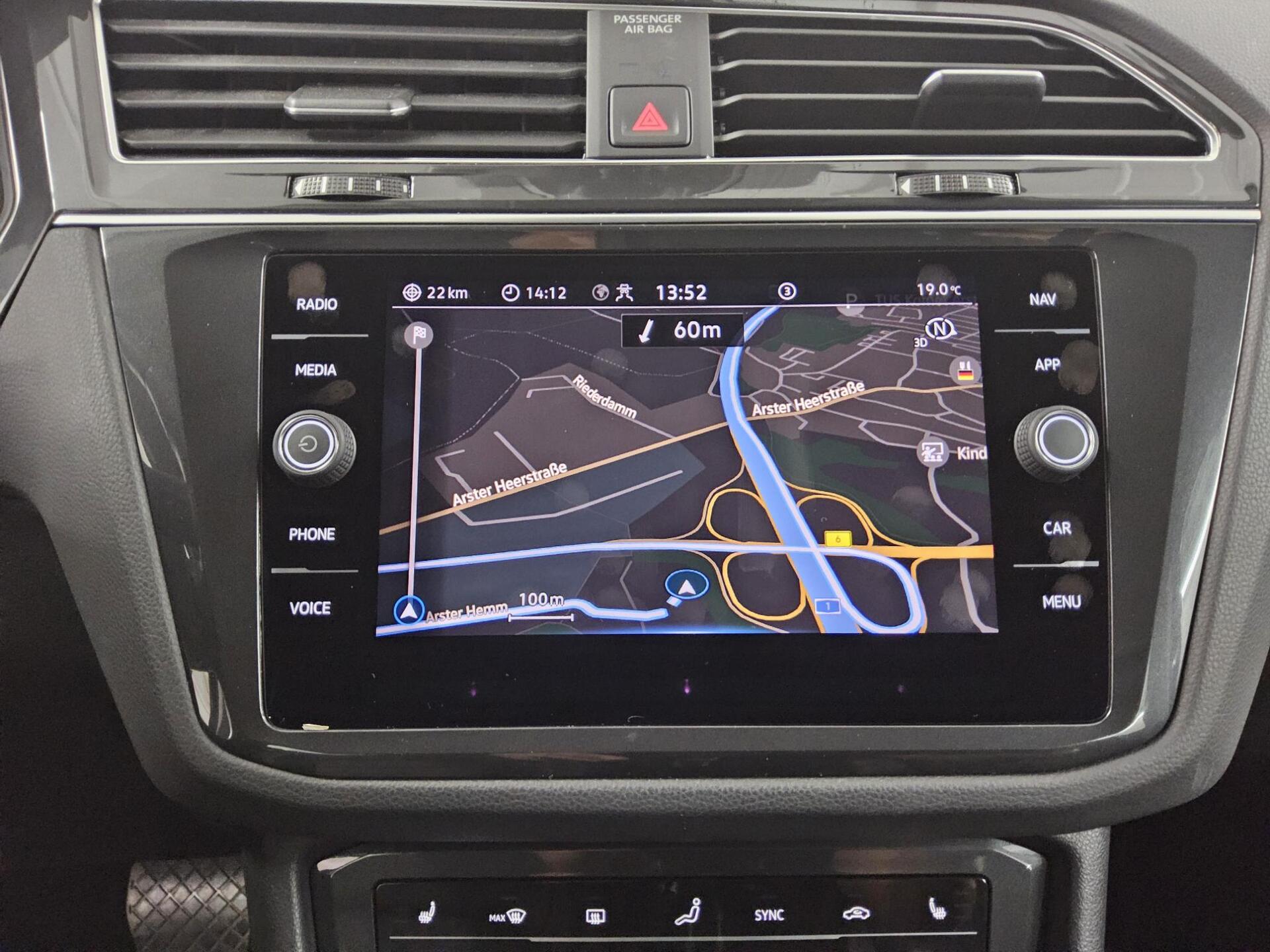 Volkswagen Tiguan 1.4 TSI eHybrid Life Leder Navi LED DC 7