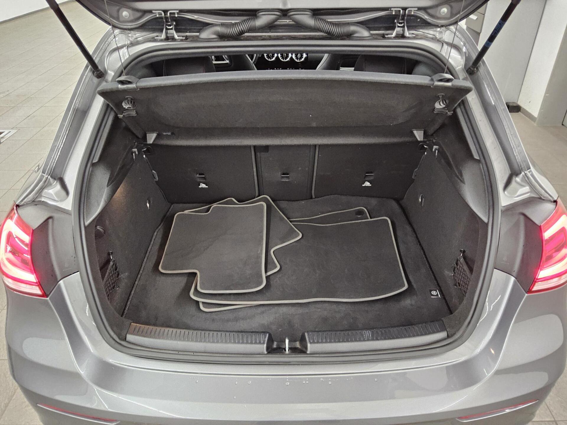 Mercedes-Benz A 220 d AMG-Line Night Navi LED Sound Ambiente 12