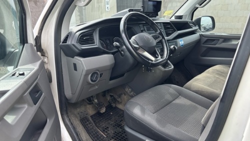 Volkswagen T6 Transporter 2.0 TDI AHK 6