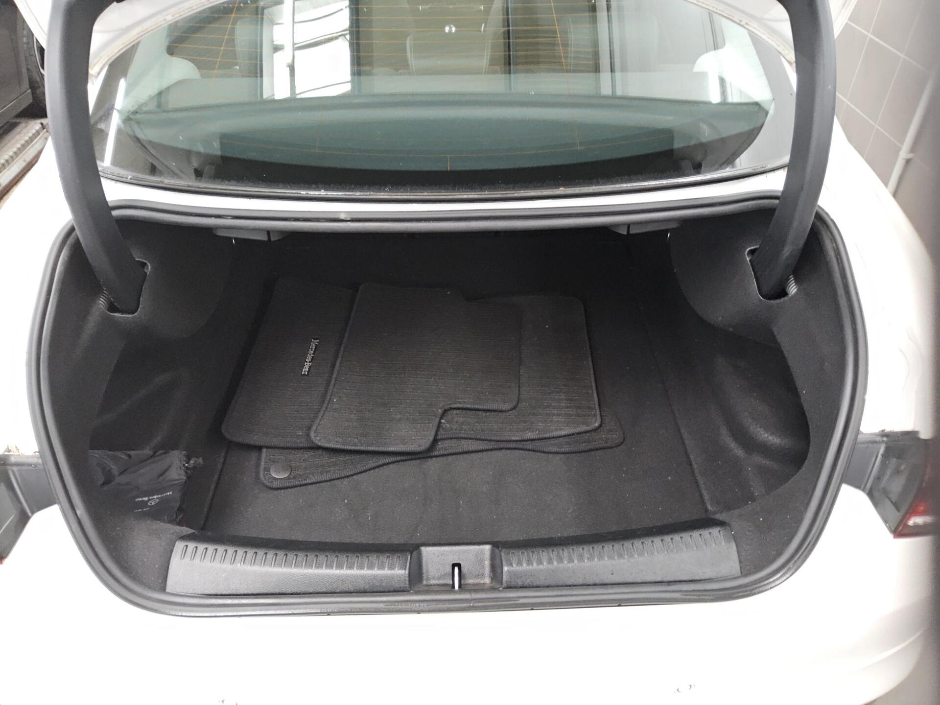 Mercedes-Benz CLA 200 Progressive T-Leder Navi LED SHZ 12