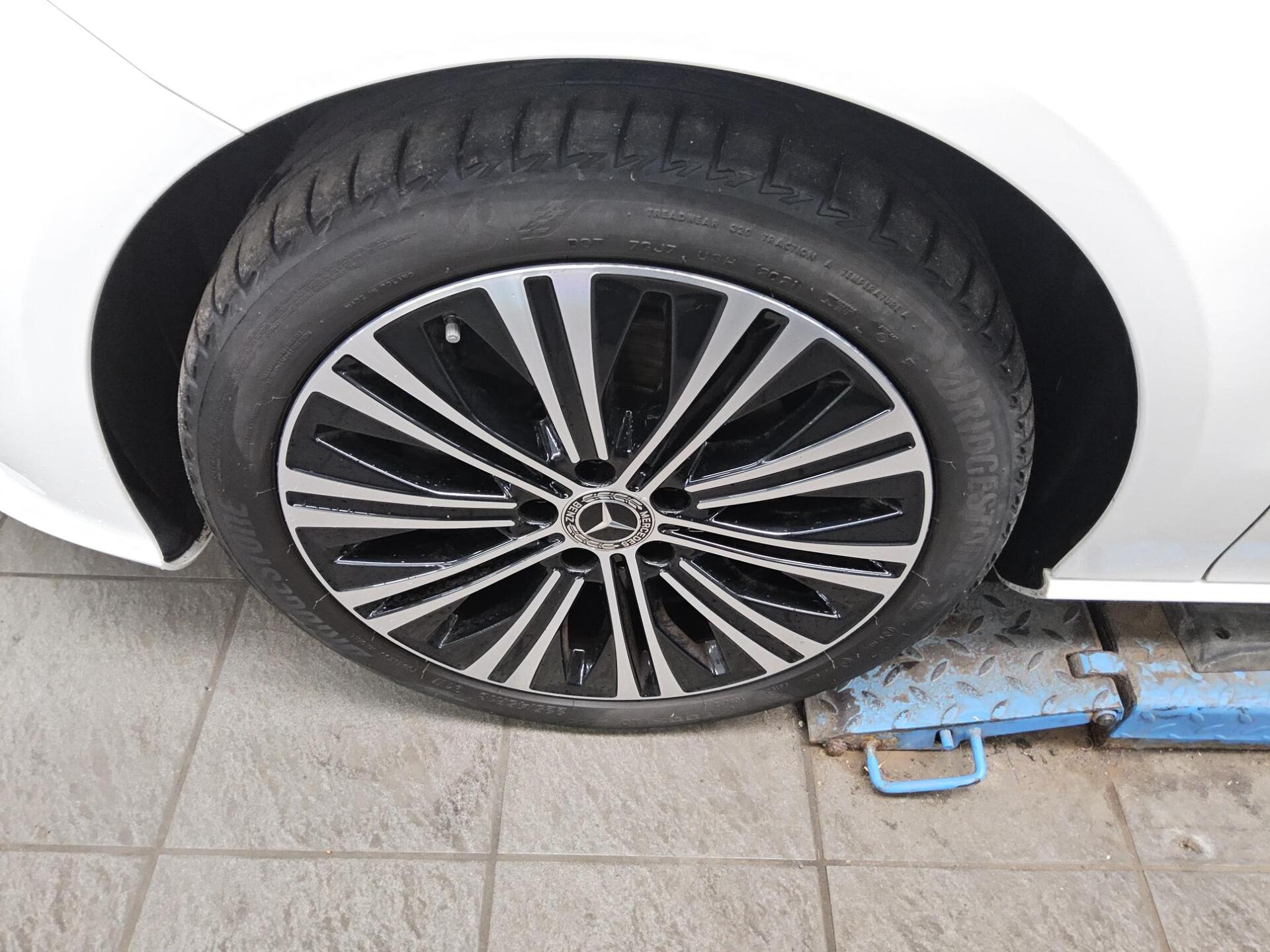 Mercedes-Benz CLA 200 Progressive T-Leder Navi LED SHZ 11