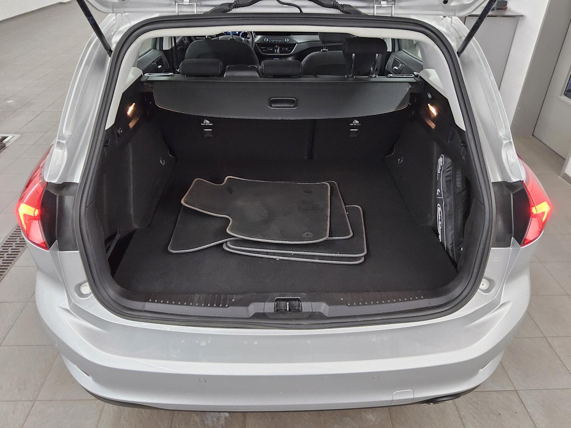 Ford Focus Turnier 2.0 EB Titanium Navi Pano Sthzg 12