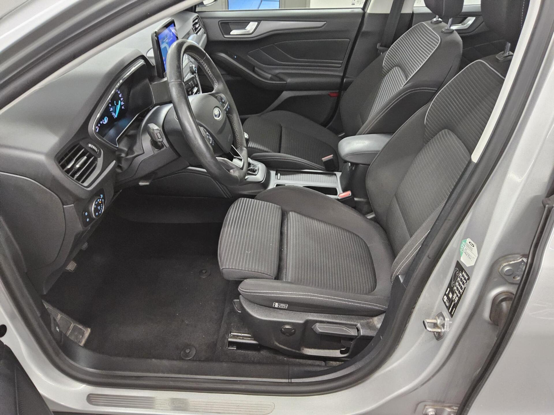 Ford Focus Turnier 2.0 EB Titanium Navi Pano Sthzg 8