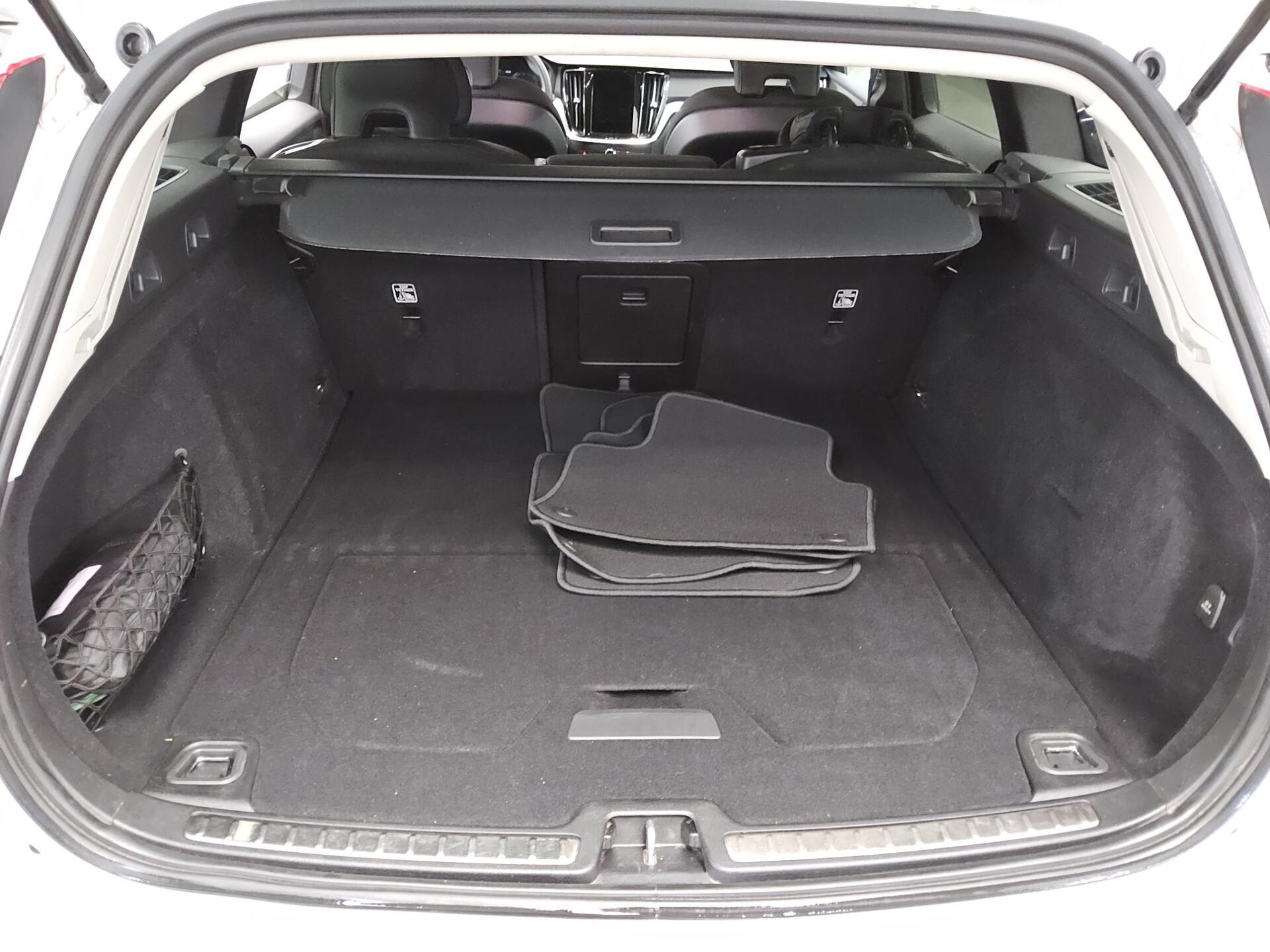 Volvo V60 Cross Country B4 D AWD Navi LED AHK RFK ACC 12