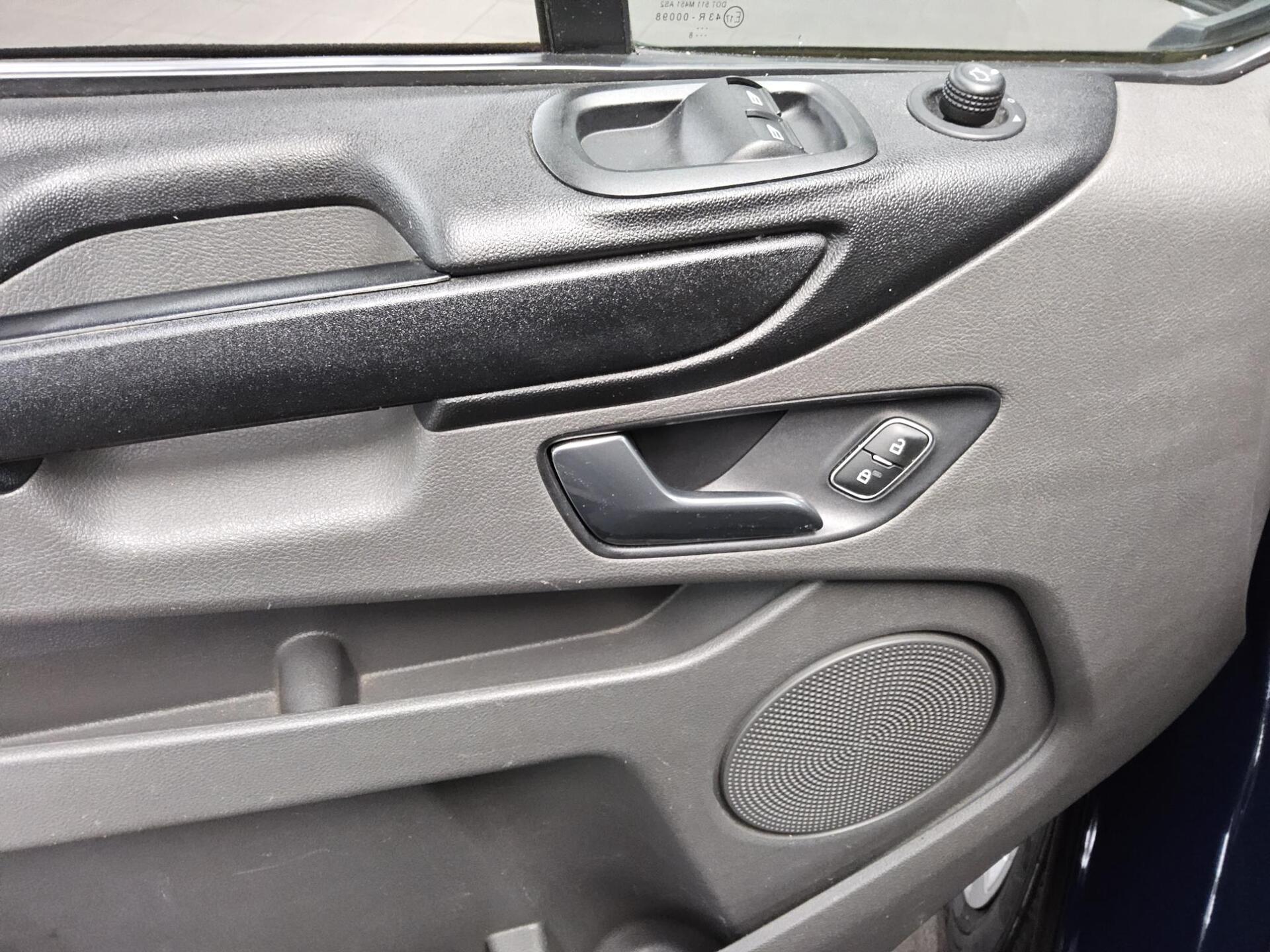 Ford Transit Custom 2.0 TDCi Trend L1 8-Sitze StHzg 9