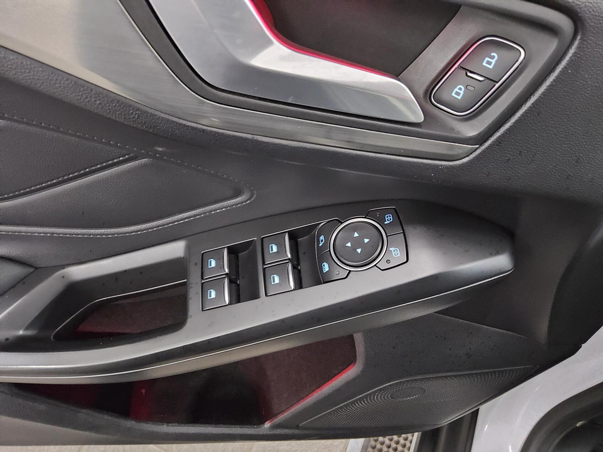 Ford Focus Turnier 1.5 EB Active Vignale Navi HuD AHK 9