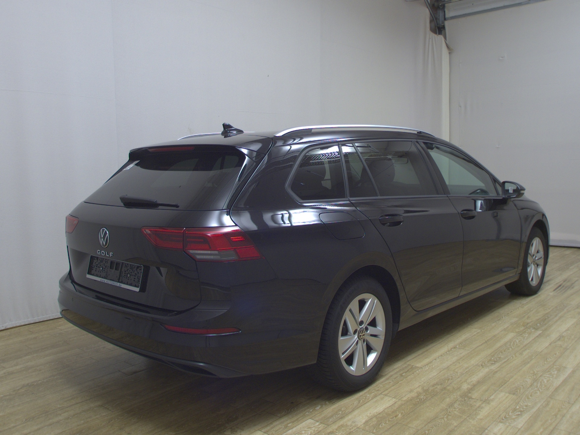 Volkswagen Golf-8 Var. 1.5 TSI Life Navi LED Shz DC 4