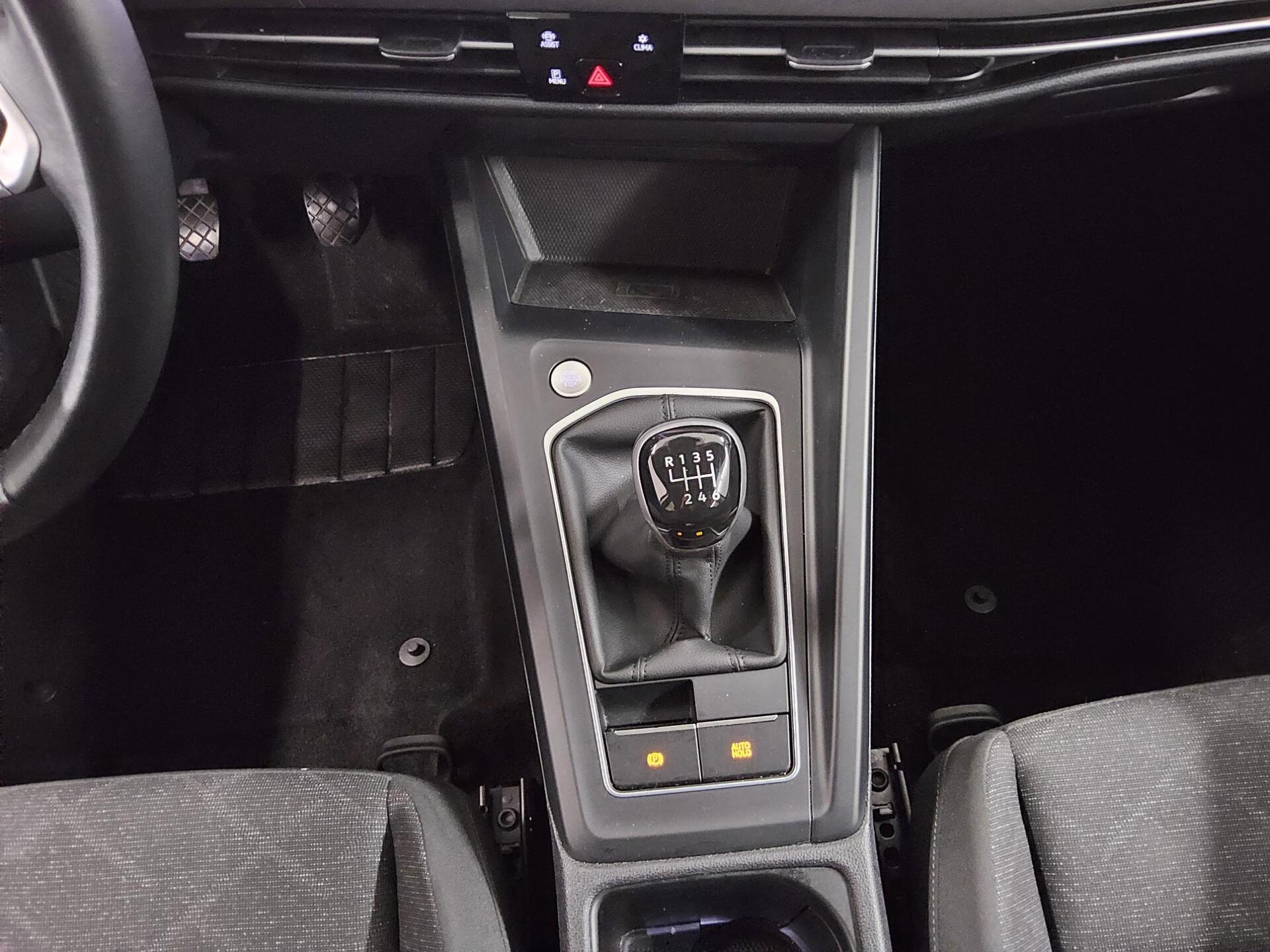 Volkswagen Golf-8 Var. 1.5 TSI Life Navi LED Shz DC 6