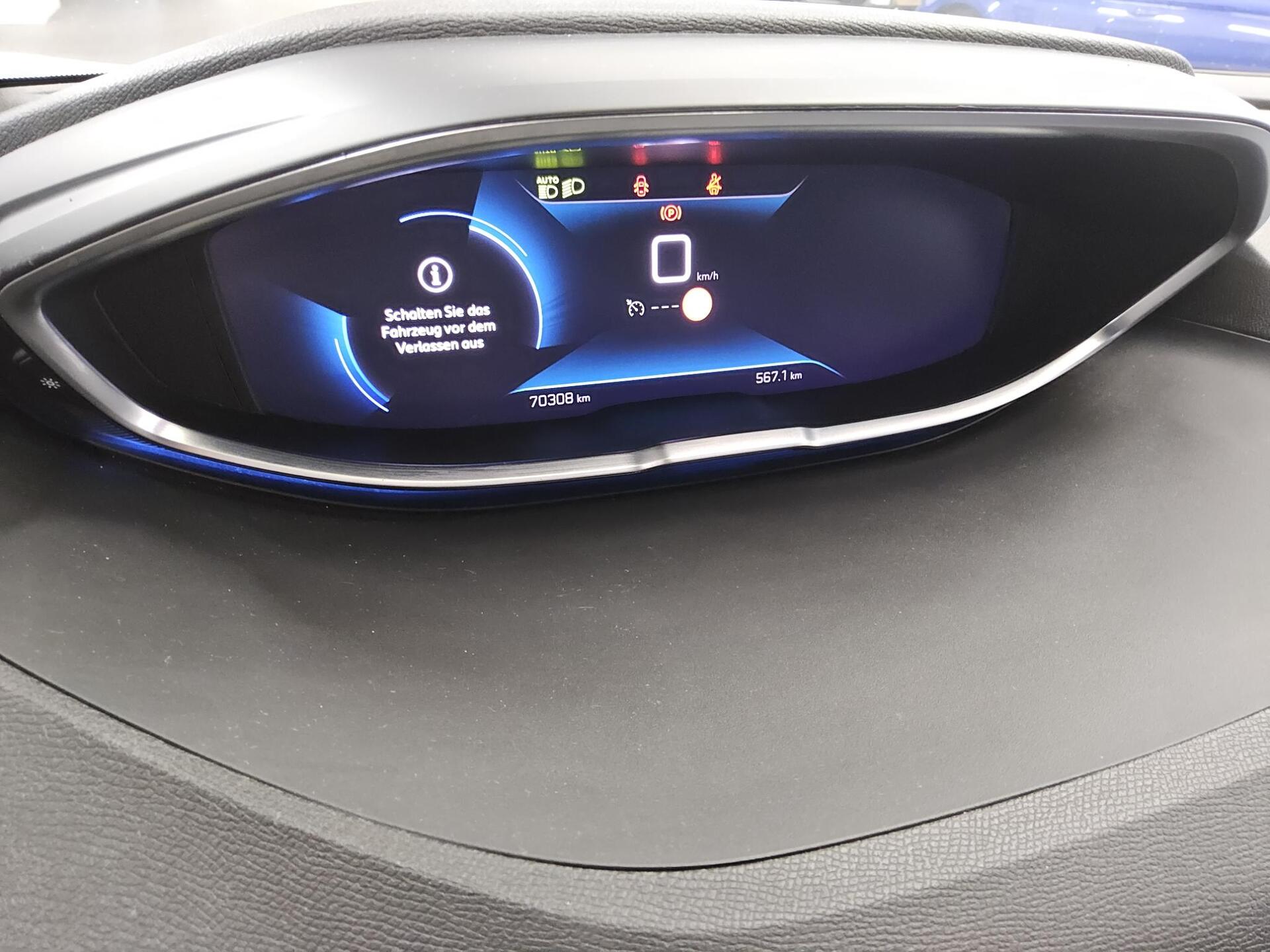 Peugeot 5008 1.2 PureTech Allure 7-Sitze Navi LED RFK 10