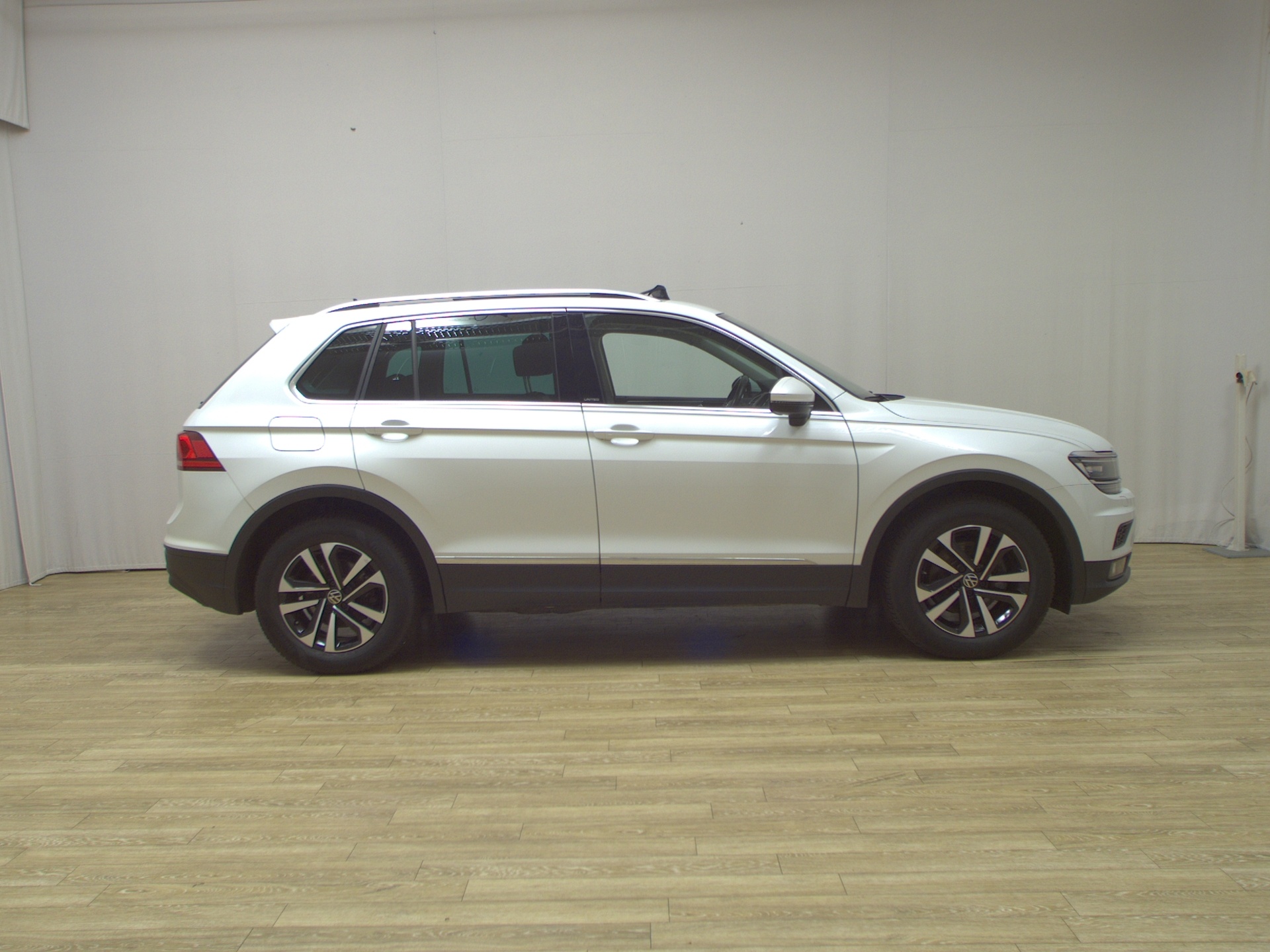 Volkswagen Tiguan 1.5 TSI Comf. Navi AID Pano HuD ACC AHK