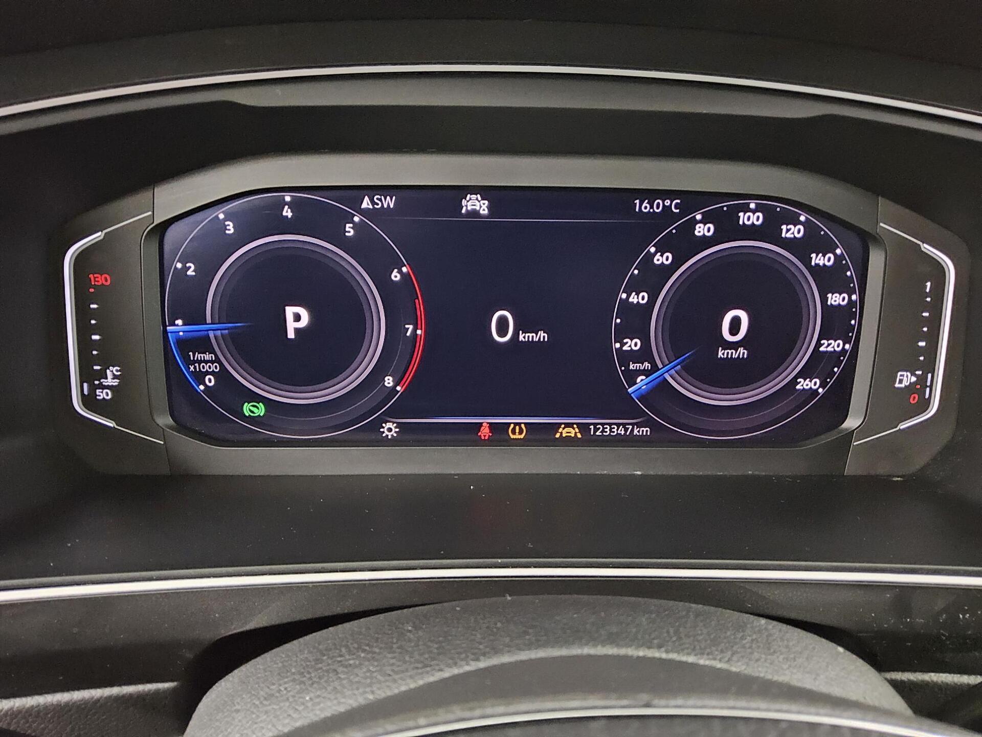 Volkswagen Tiguan 1.5 TSI Comf. Navi AID Pano HuD ACC AHK 8