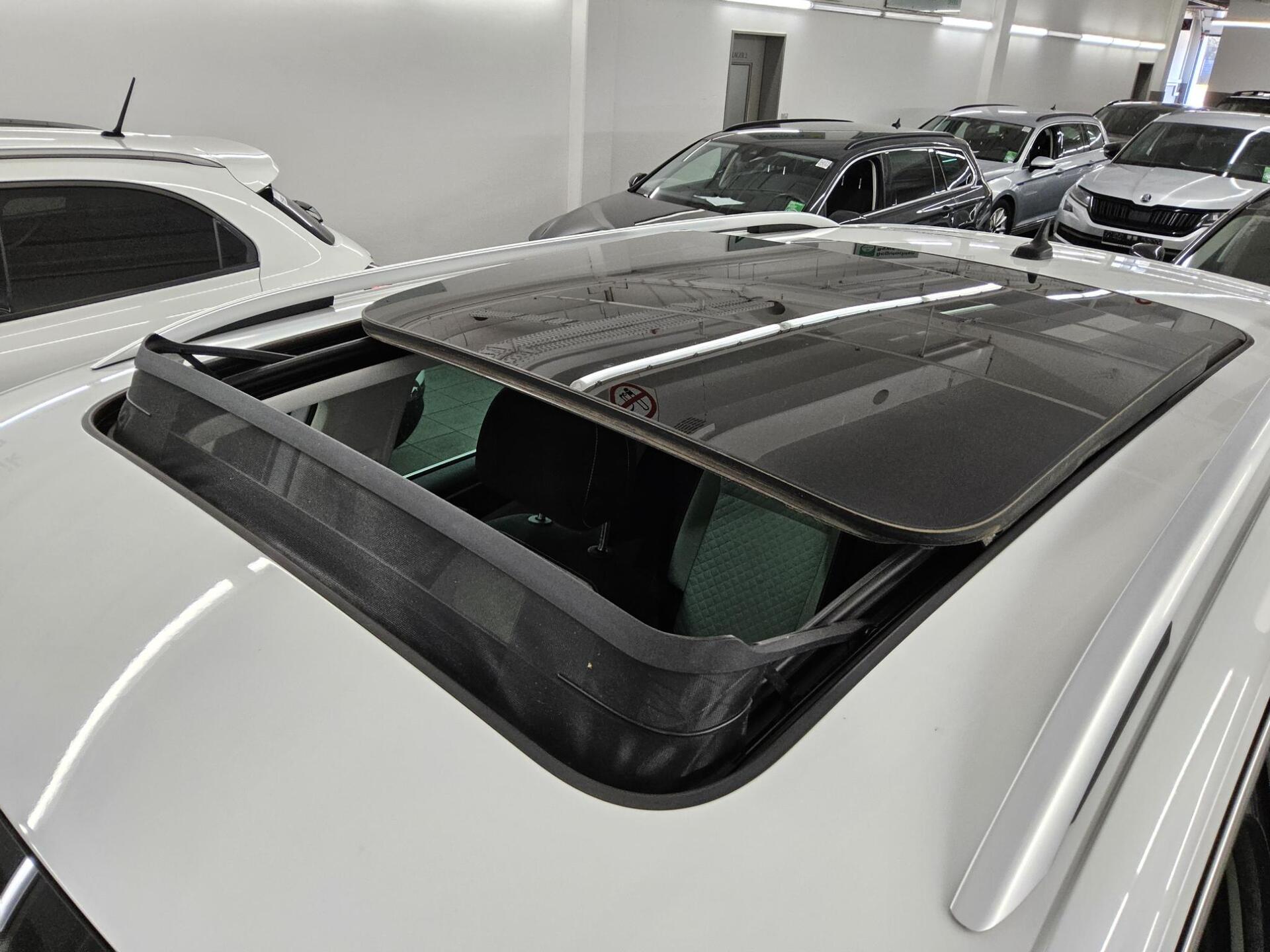 Volkswagen Tiguan 1.5 TSI Comf. Navi AID Pano HuD ACC AHK 12