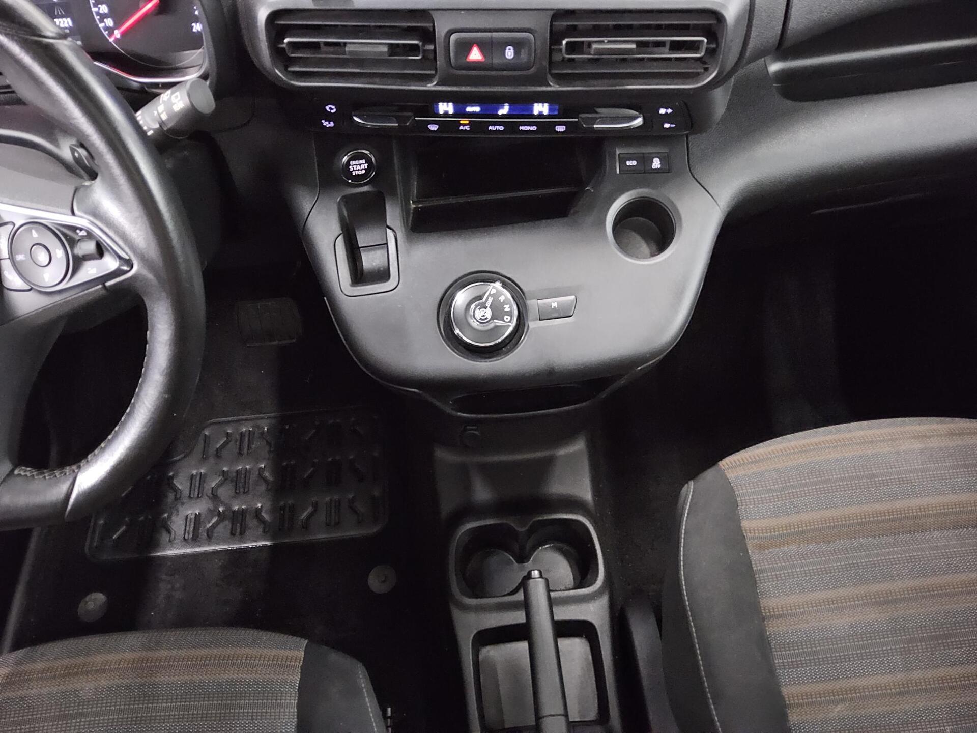 Opel Combo Life 1.5 D Innovation Navi Shz HuD Pano 6