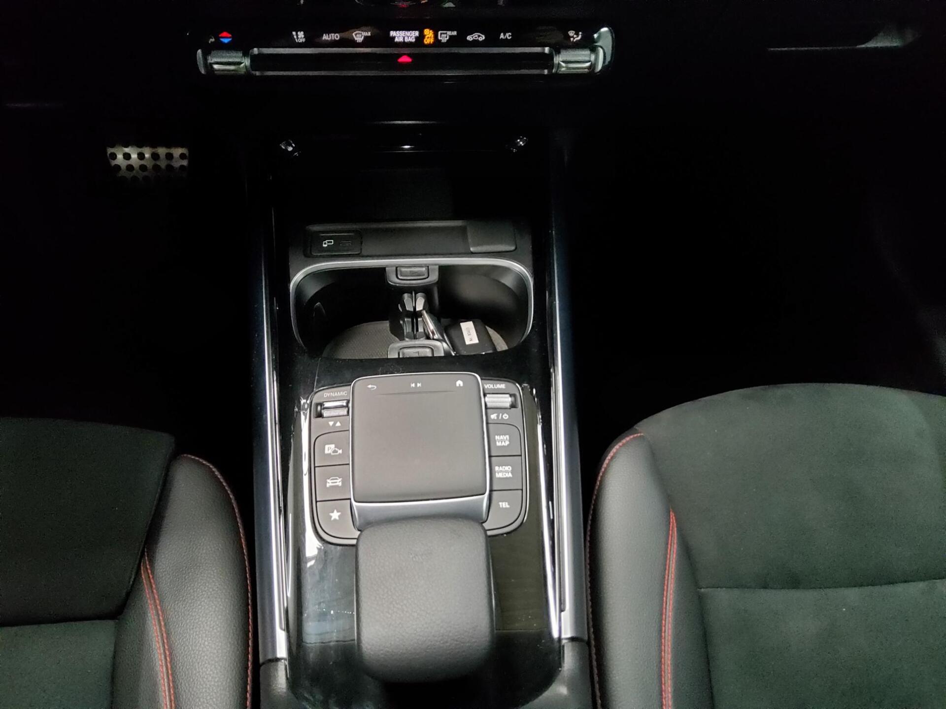 Mercedes-Benz GLA 220 d AMG-Line Navi LED MBUX AHK RFK 6