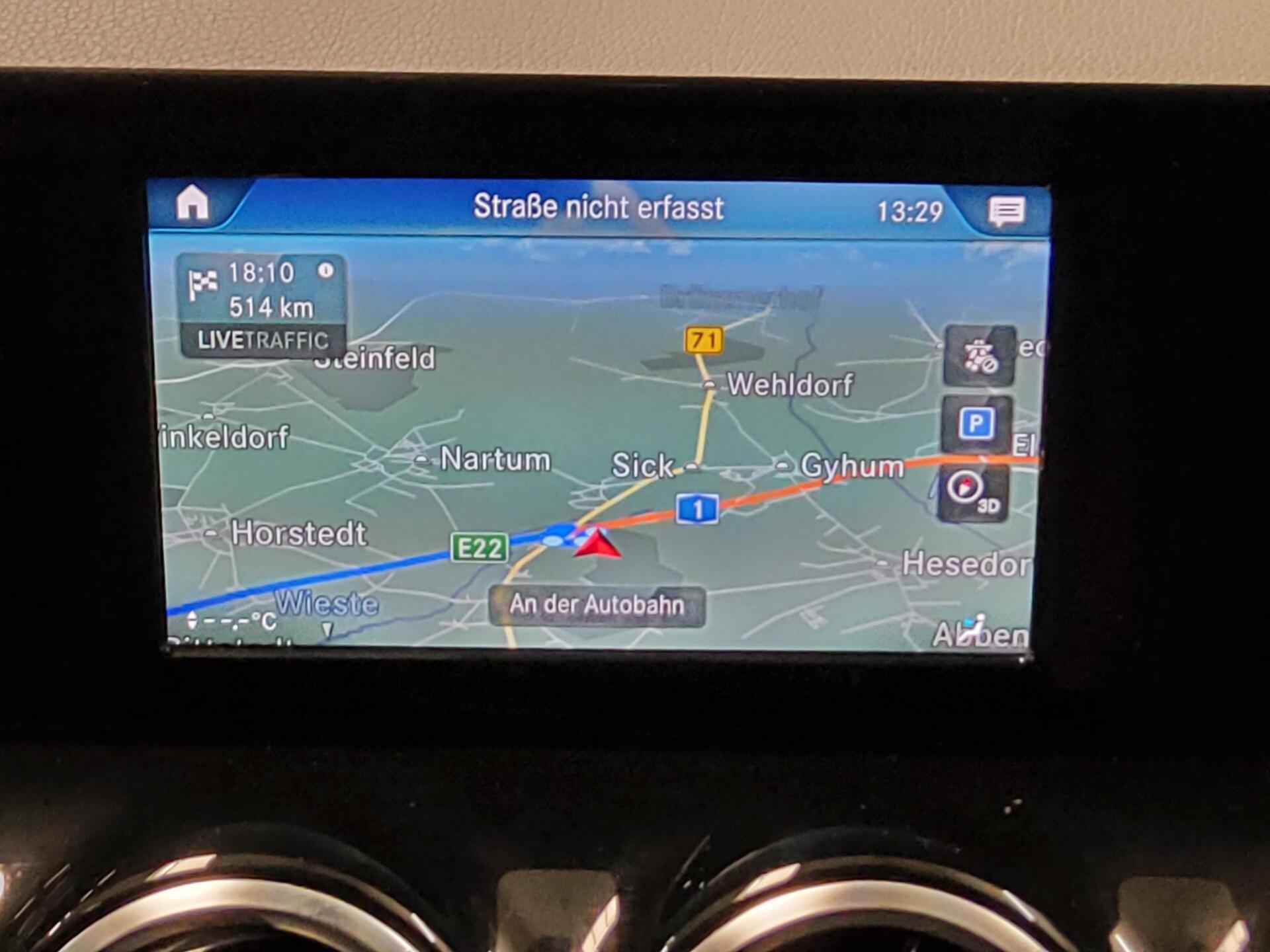 Mercedes-Benz GLA 220 d AMG-Line Navi LED MBUX AHK RFK 7