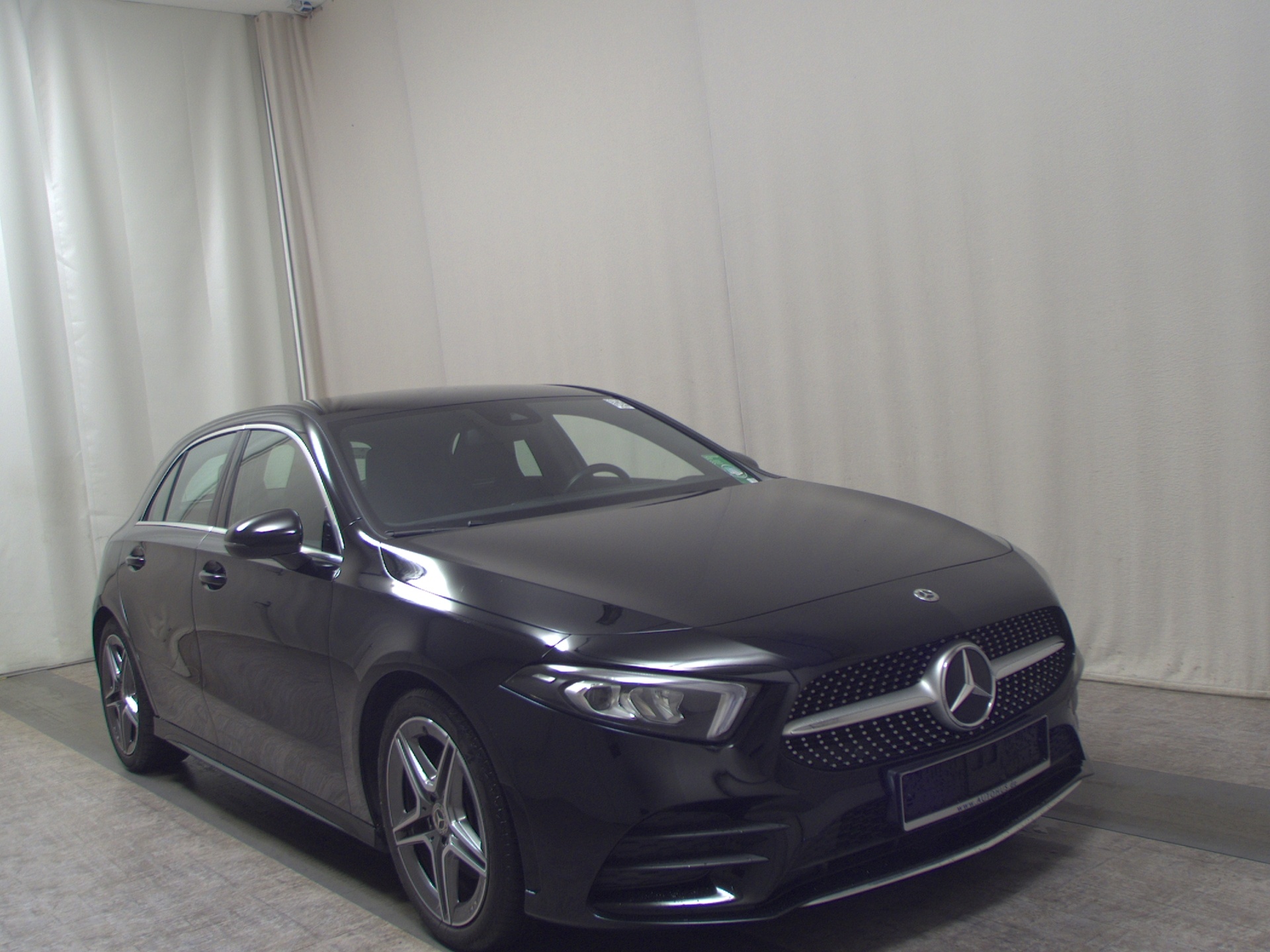 Mercedes-Benz A 220 d AMG-Line Navi LED MBUX Ambiente Tempomat 3