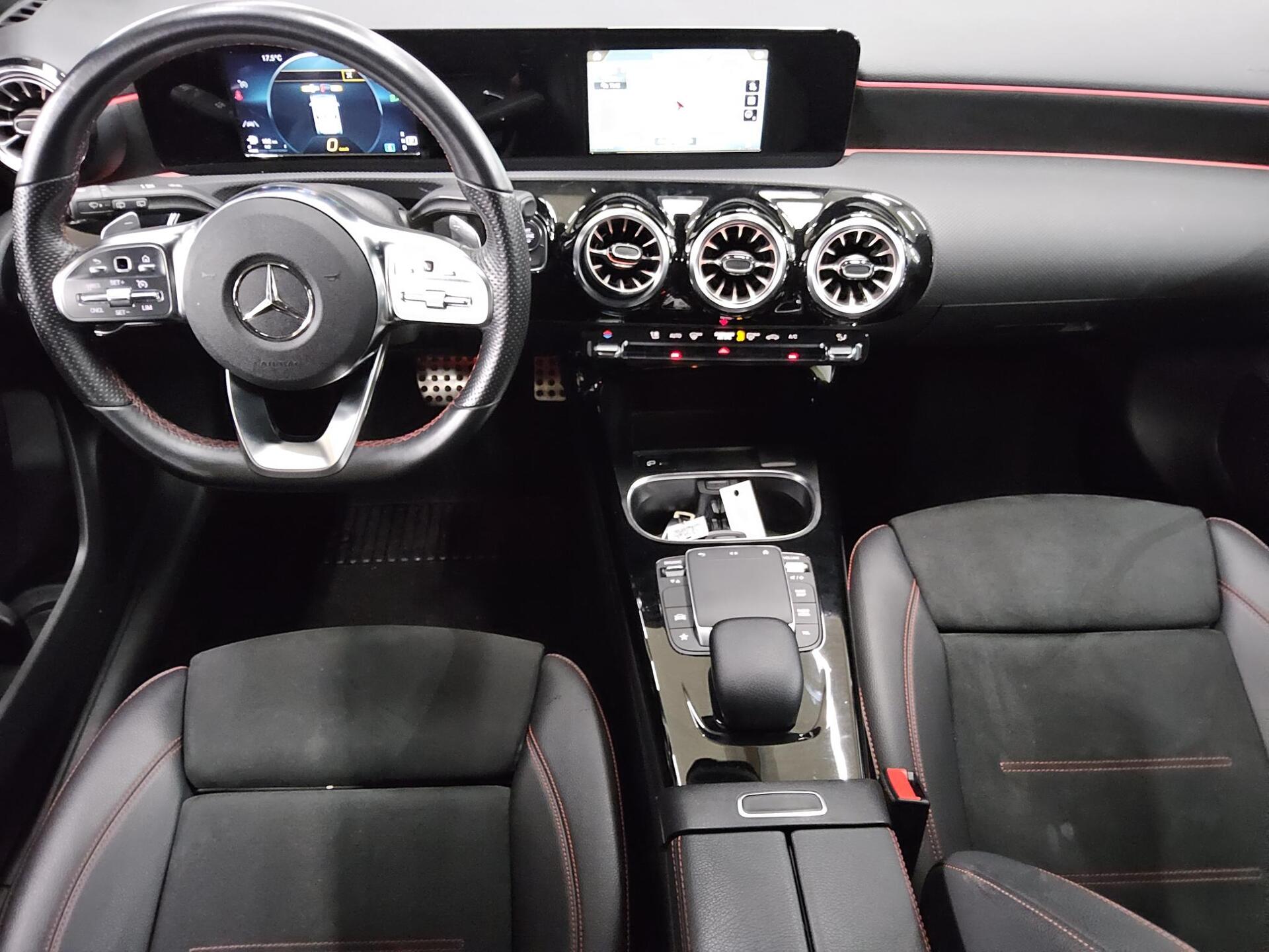 Mercedes-Benz A 220 d AMG-Line Navi LED MBUX Ambiente Tempomat 5