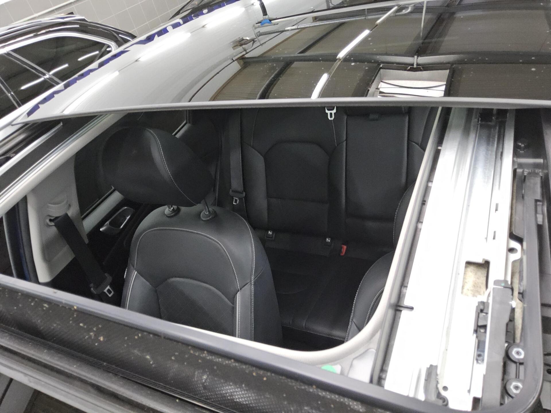 Kia X Ceed 1.6 CRDI Platinum Ed. Navi LED Pano AHK 12