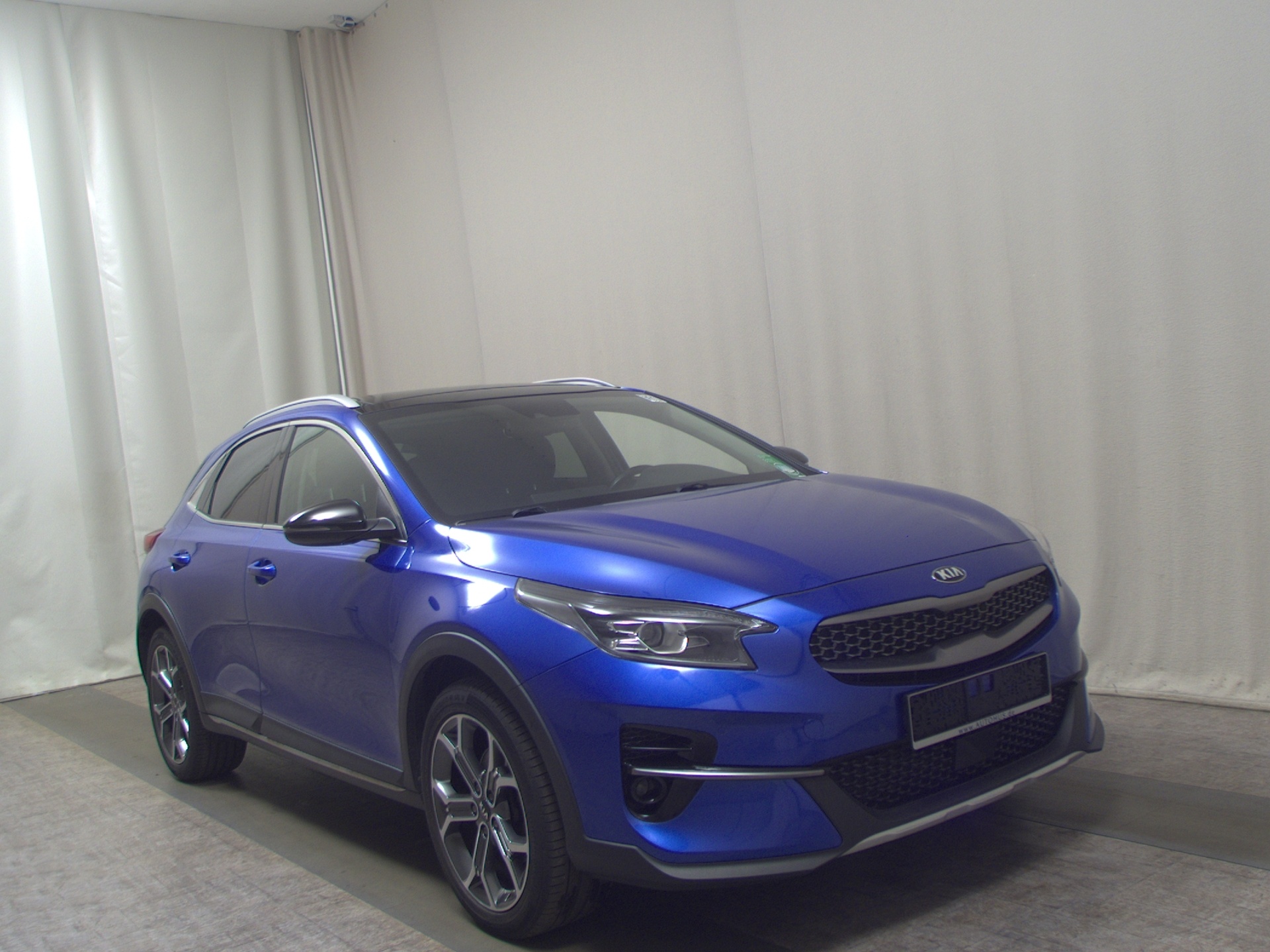 Kia X Ceed 1.6 CRDI Platinum Ed. Navi LED Pano AHK 3