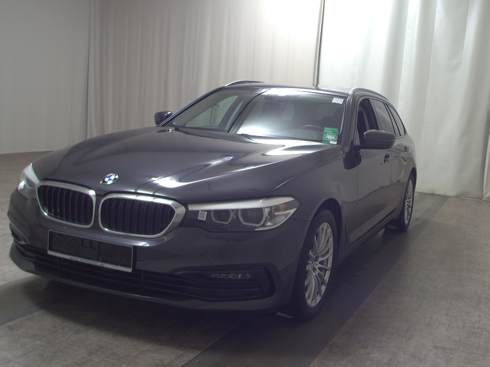 BMW 520dA Touring Sport-Line Navi LED Pano H-K 2