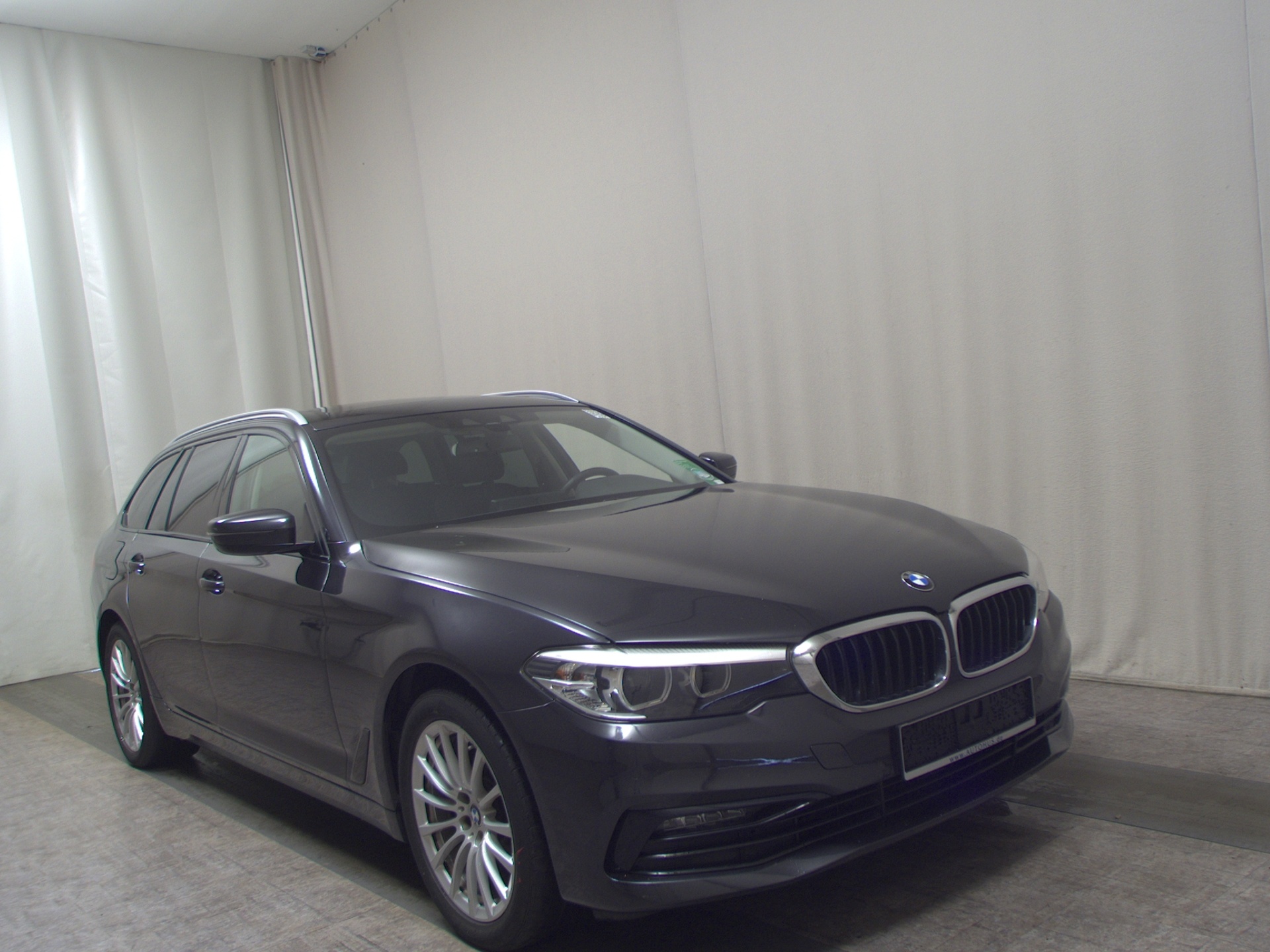 BMW 520dA Touring Sport-Line Navi LED Pano H-K 3