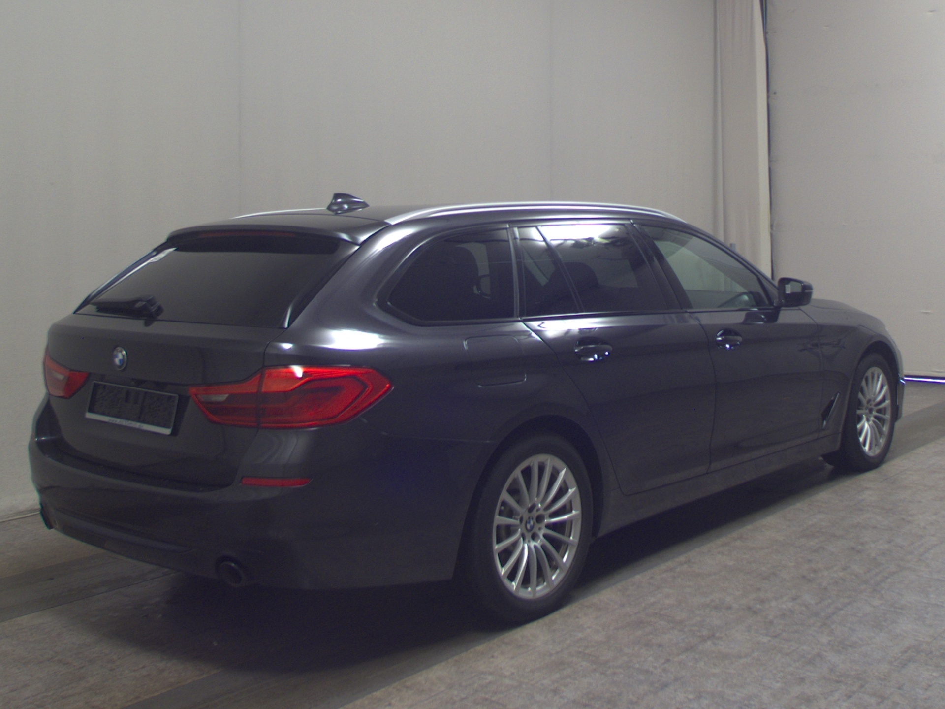 BMW 520dA Touring Sport-Line Navi LED Pano H-K 4